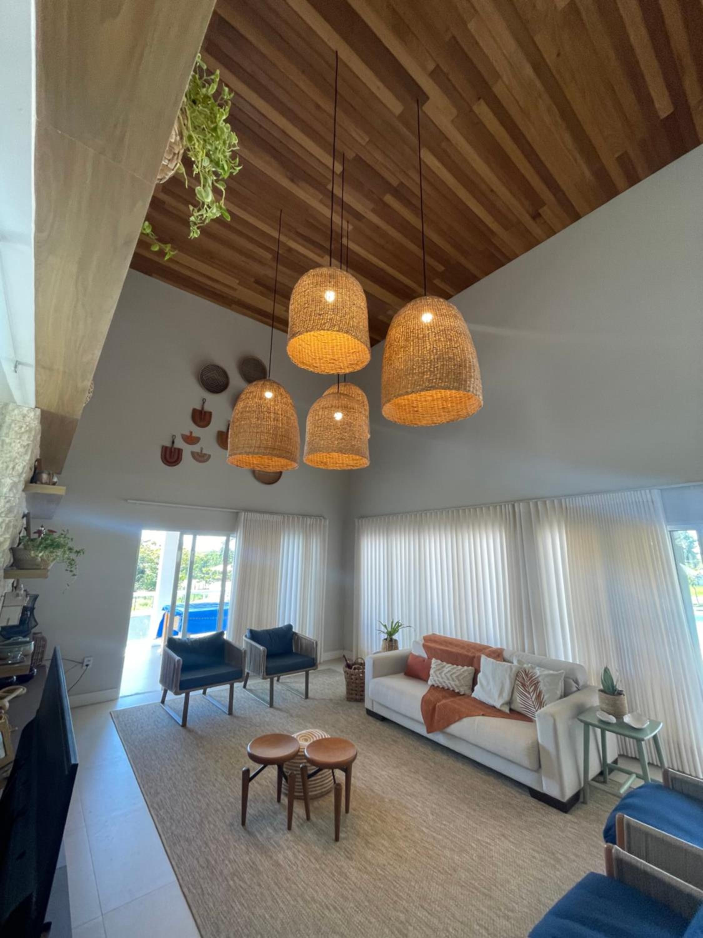 Five-Bedroom House photo 1