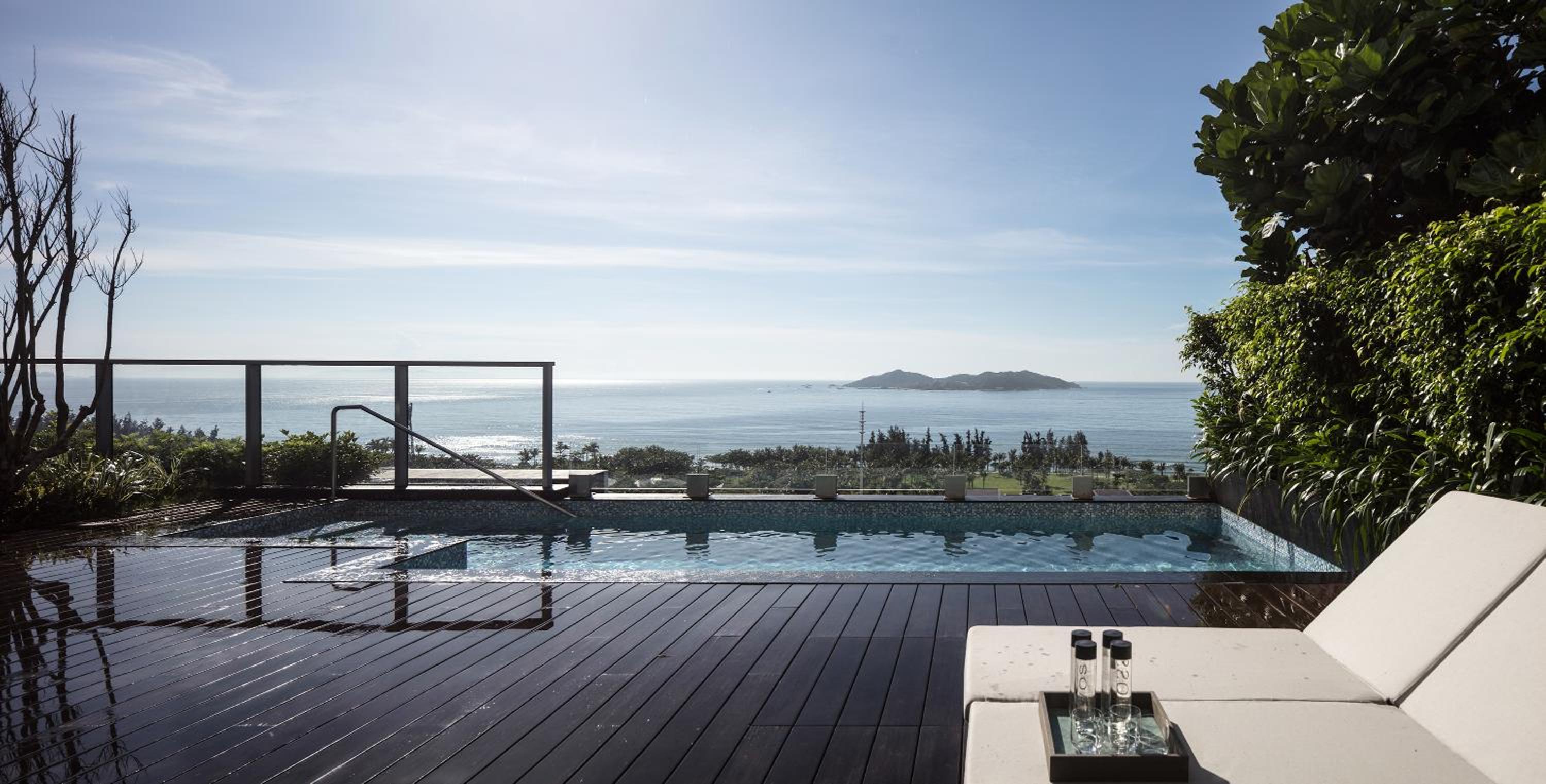 Panoramic Ocean View Pool Suite