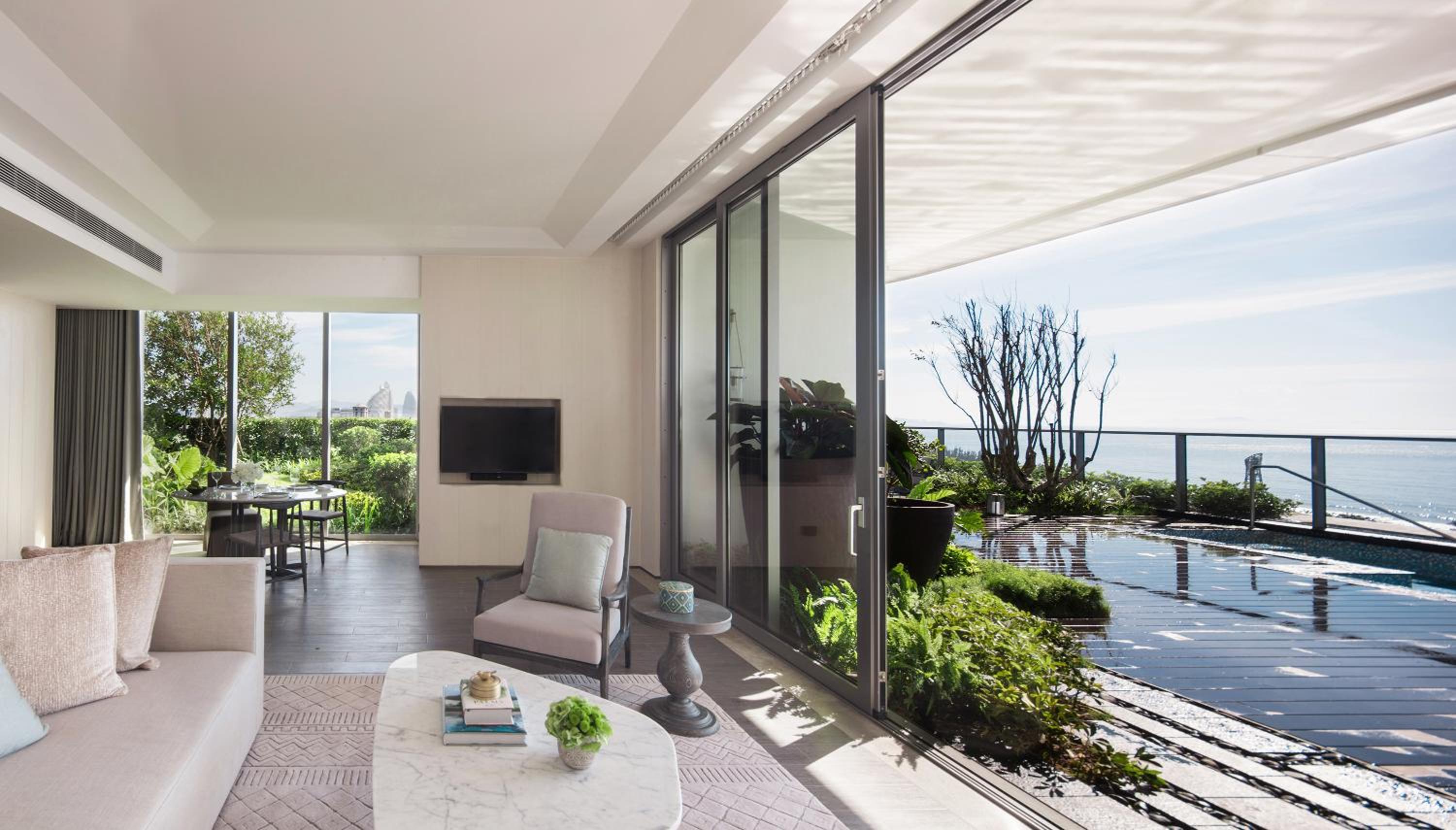 Panoramic Ocean View Pool Suite