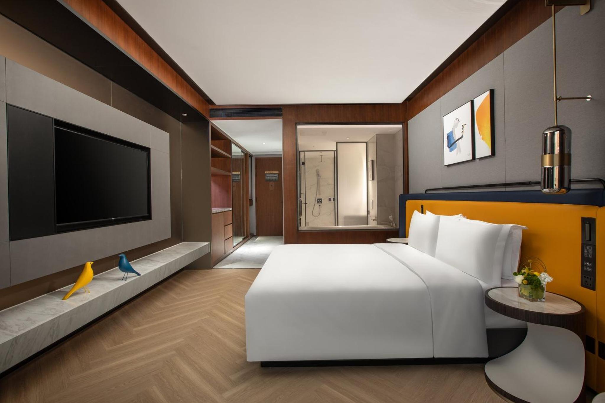 Standard King Room with City View - Photo 2