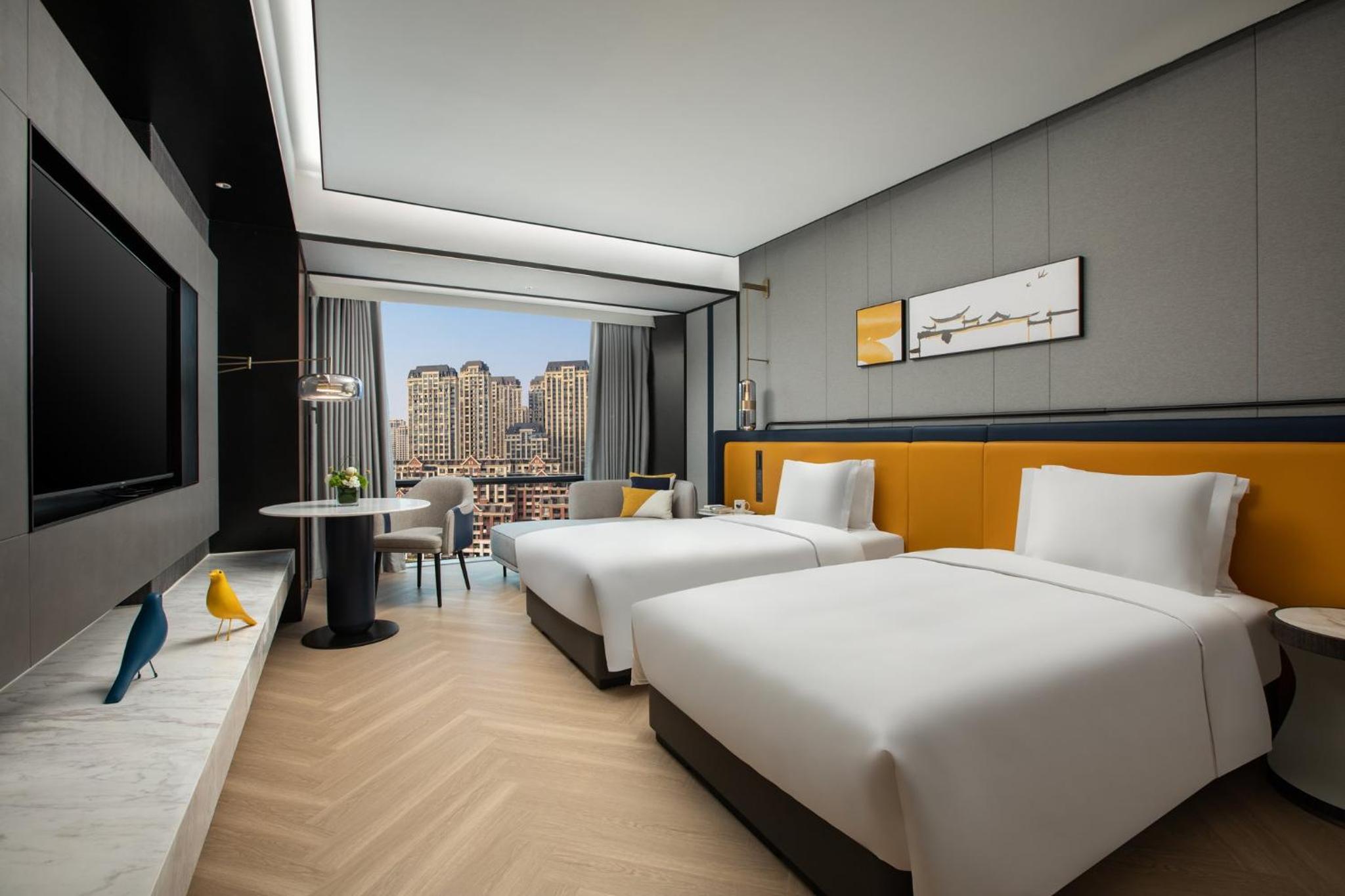 Standard Twin Room with City View - Photo 1