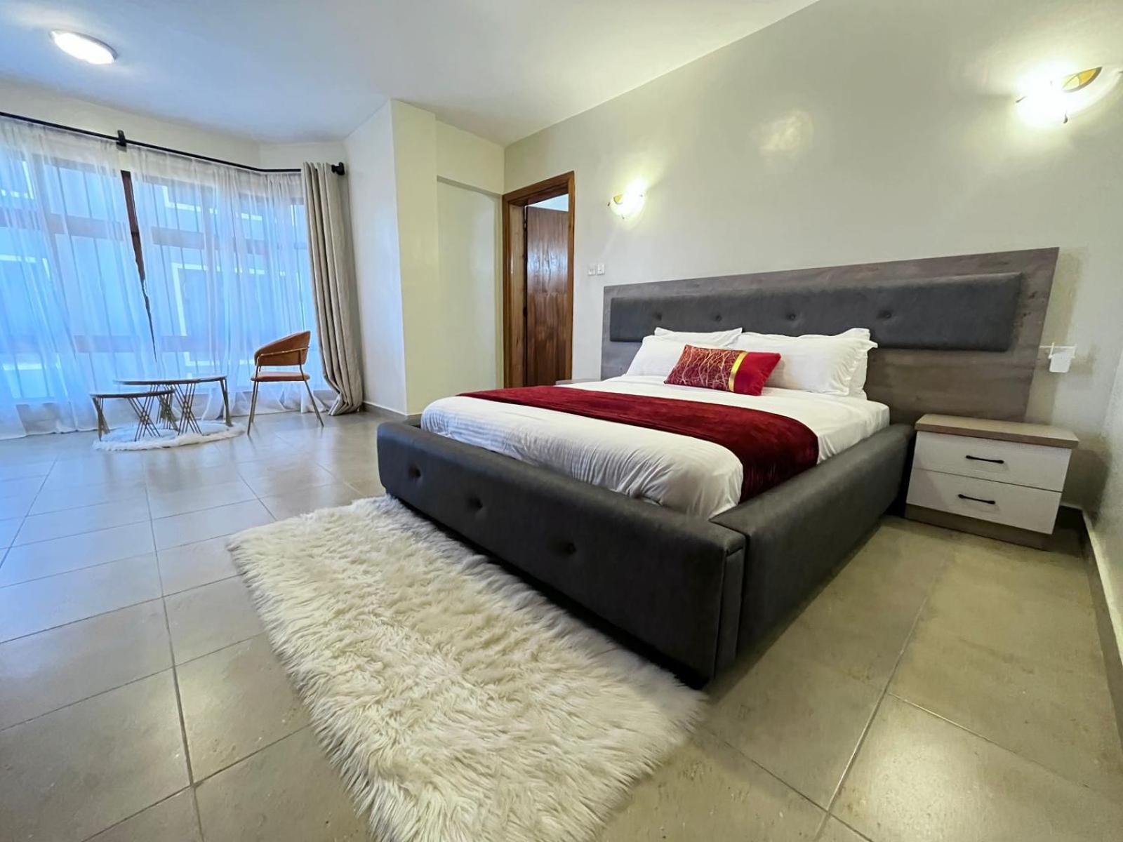 Three-Bedroom Apartment photo 2