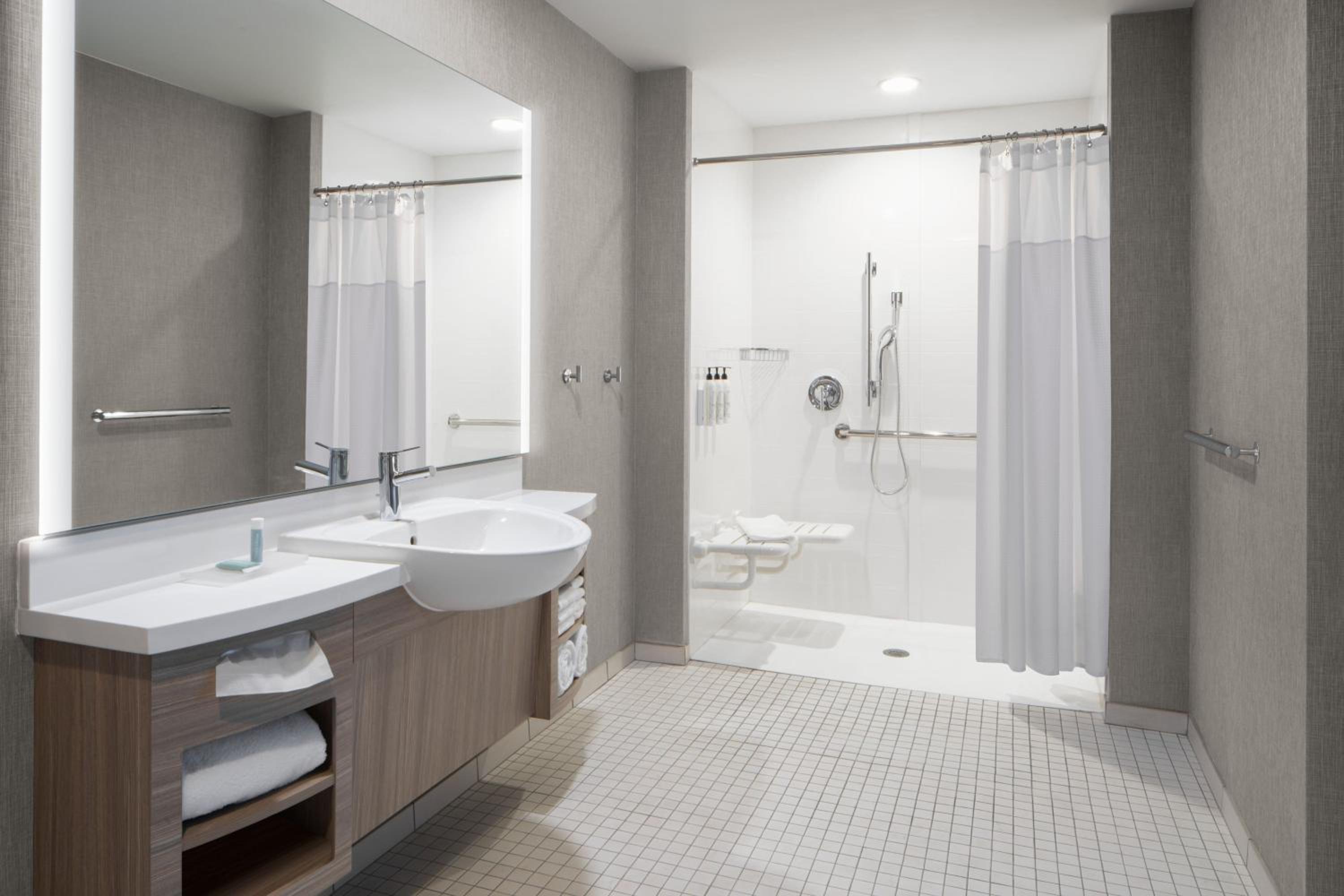 Suite with Two Queen Beds and Trundle Bed - Photo 2
