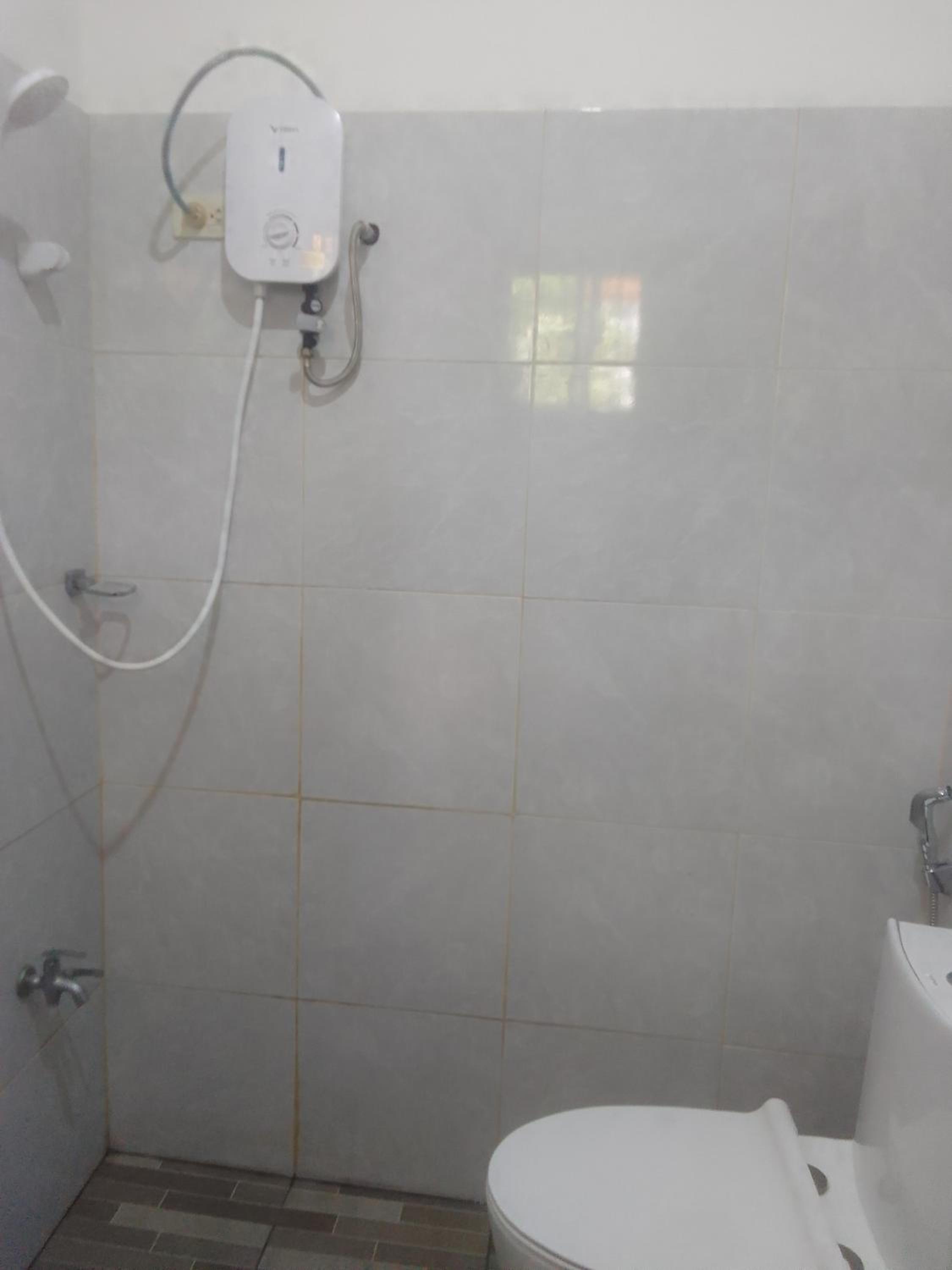 Deluxe Double Room with Balcony - Photo 10