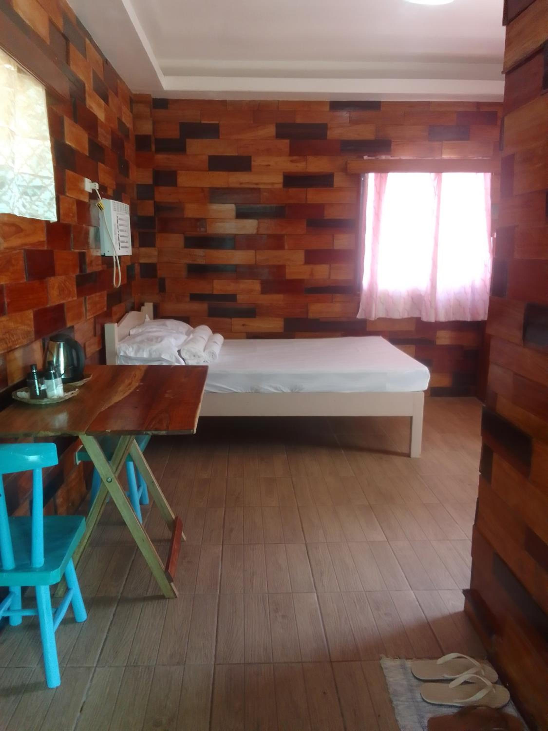 Deluxe Double Room with Balcony - Photo 3