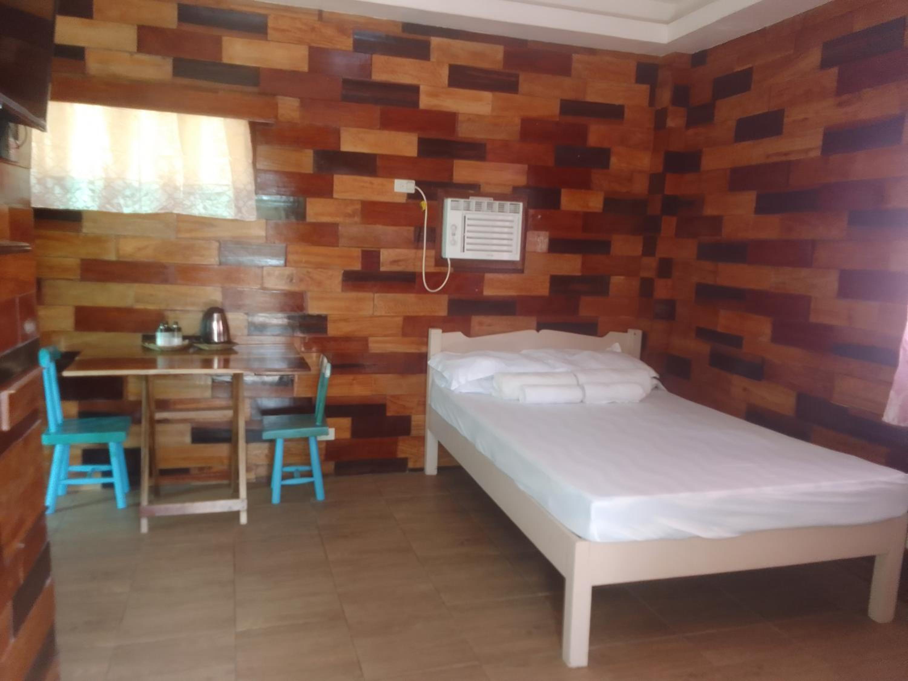 Deluxe Double Room with Balcony - Photo 6
