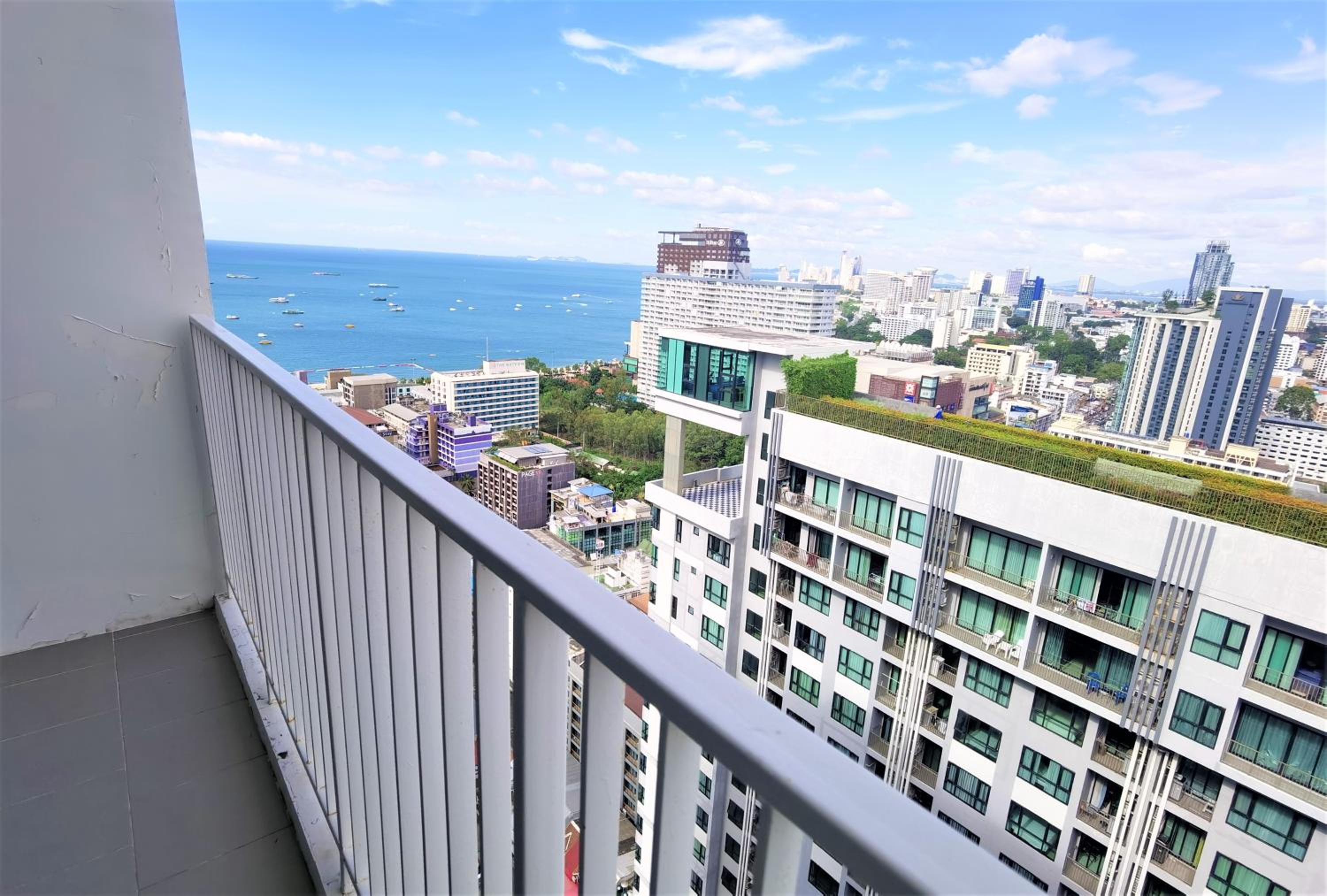 Two-Bedroom Apartment with Balcony and Sea View - Photo 48