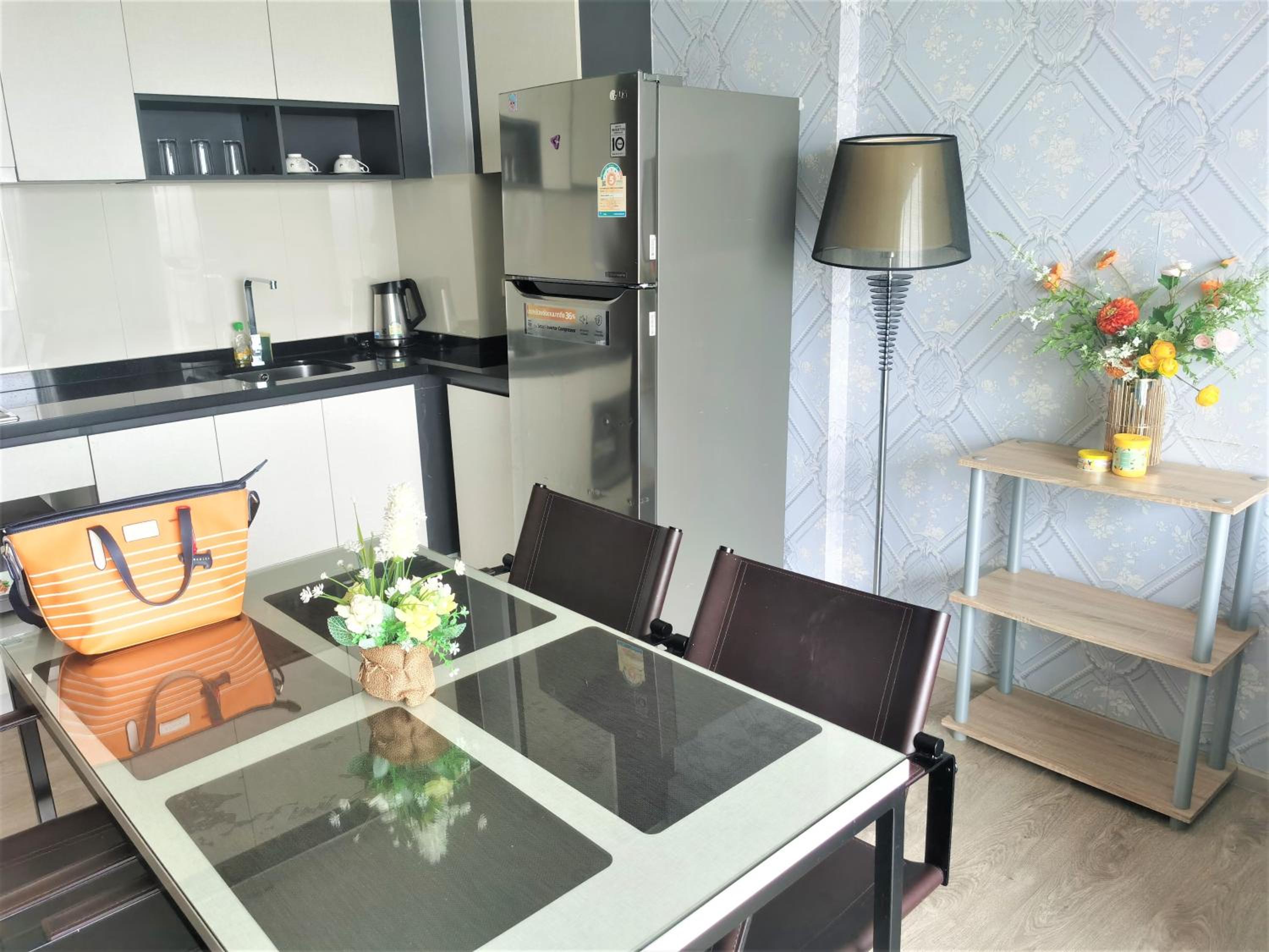 Two-Bedroom Apartment with Balcony and Sea View - Photo 45