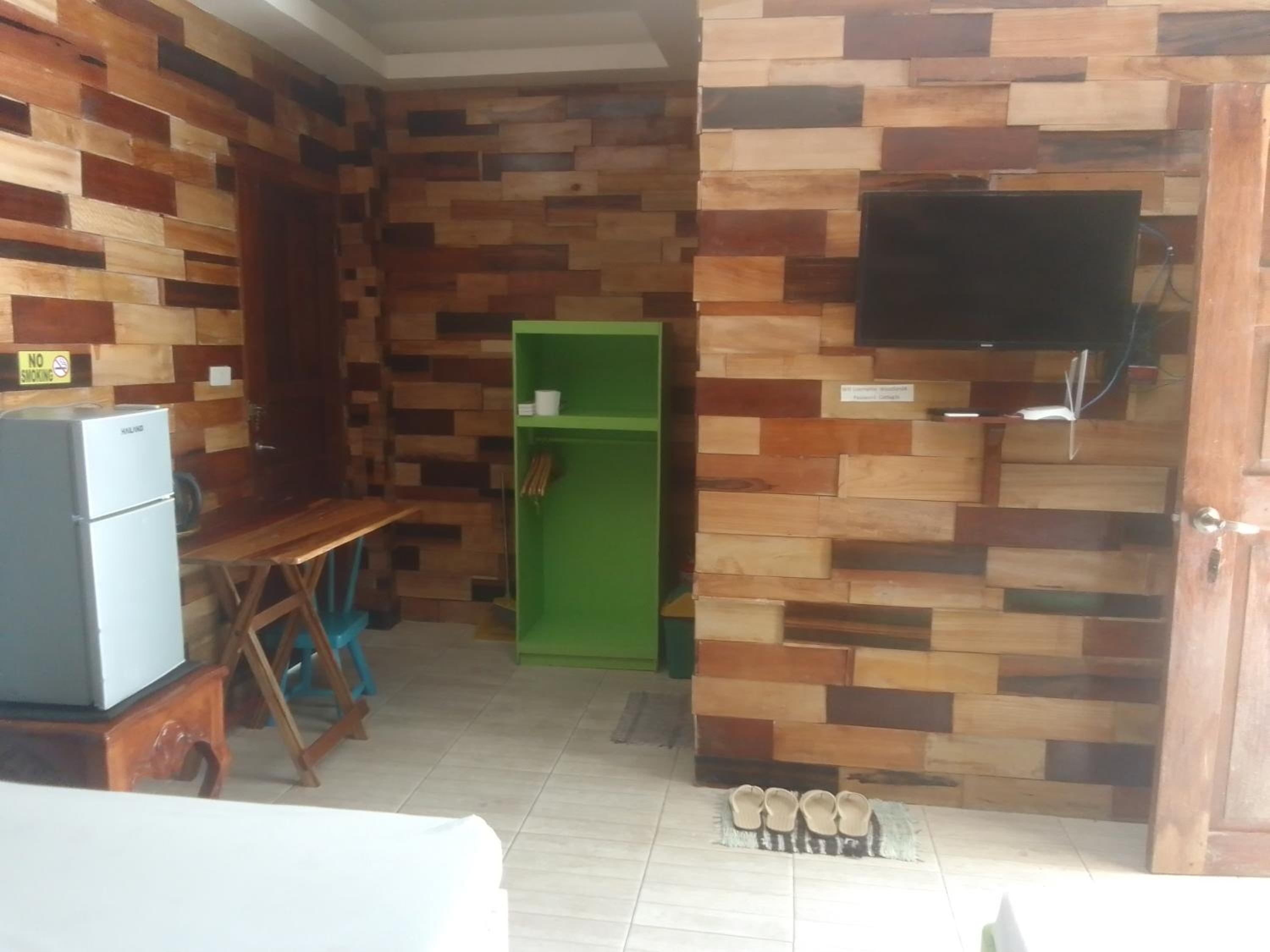 Double or Twin Room with Balcony - Photo 2