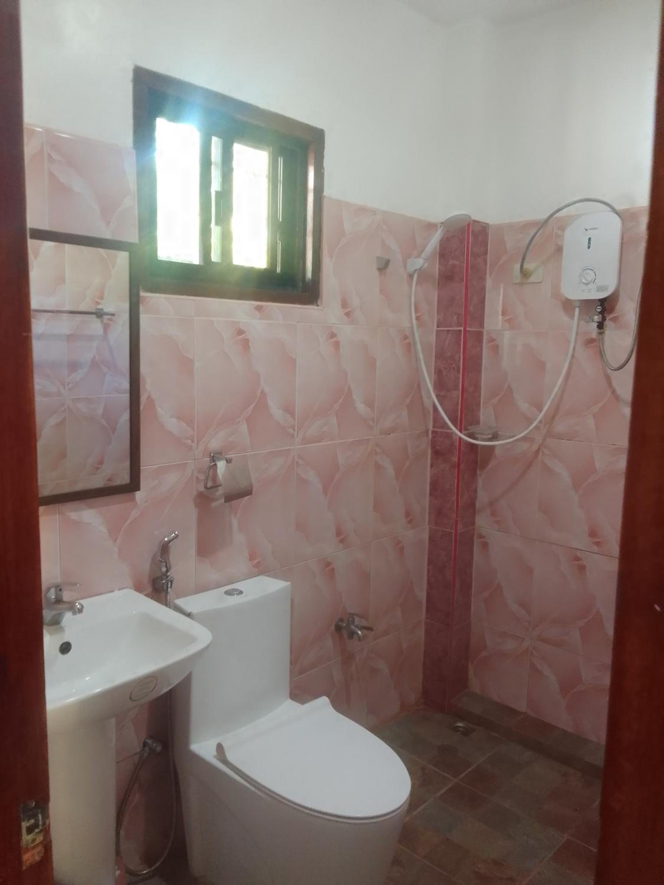 Double or Twin Room with Balcony - Photo 9
