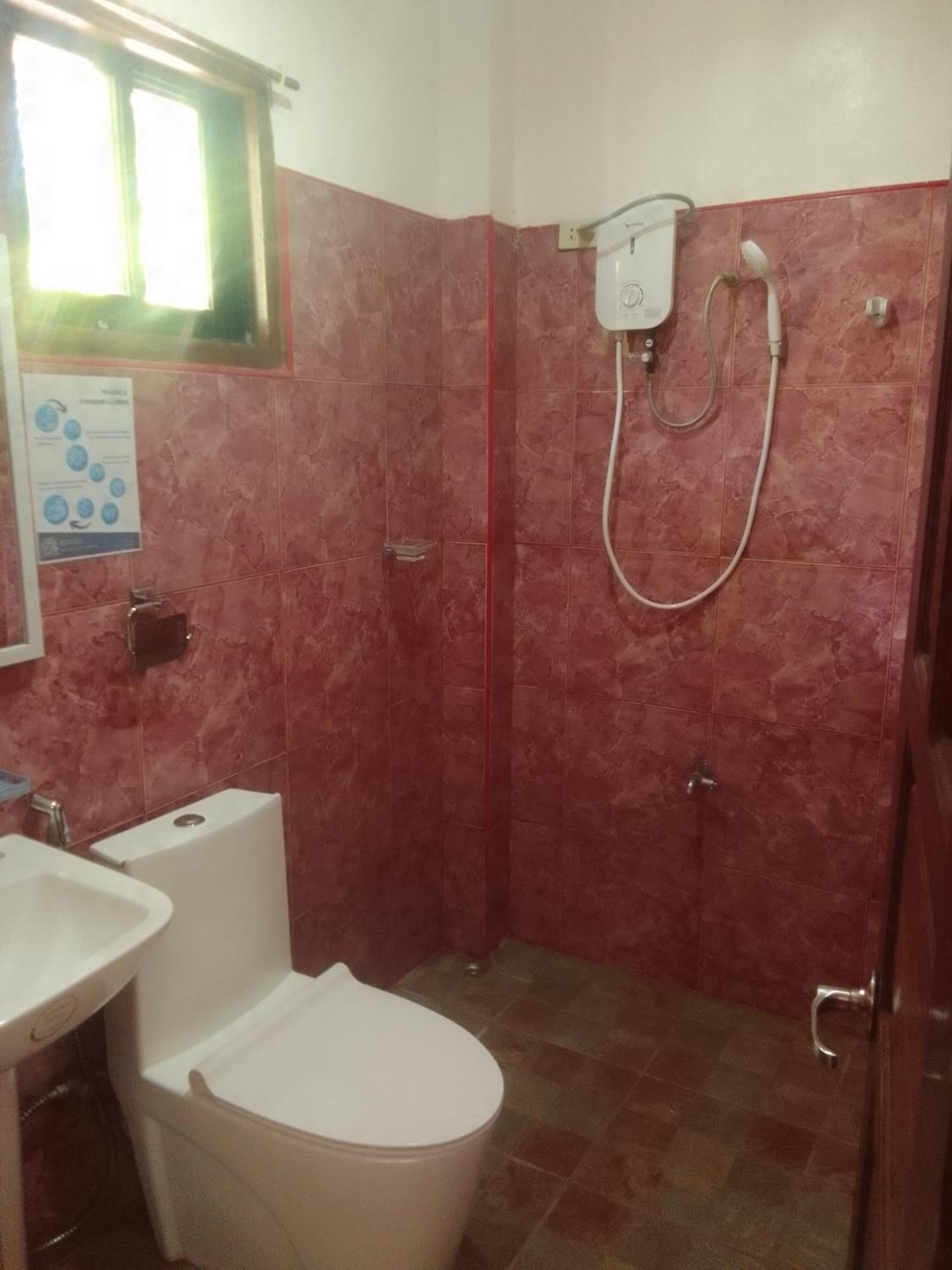 Double or Twin Room with Balcony - Photo 8