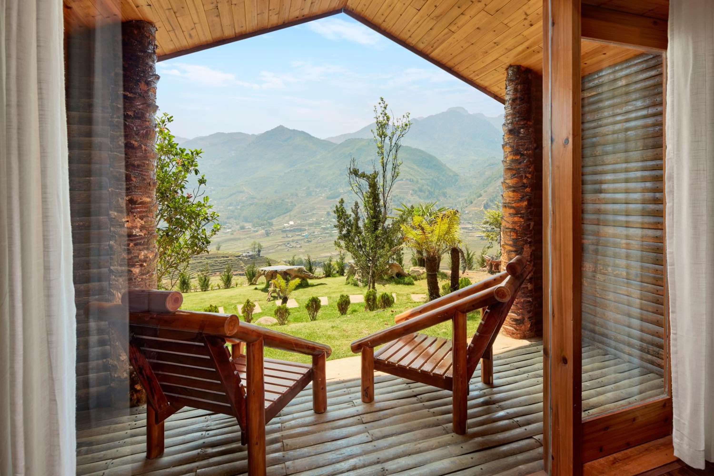Deluxe Double Room with Poolside - Photo 2