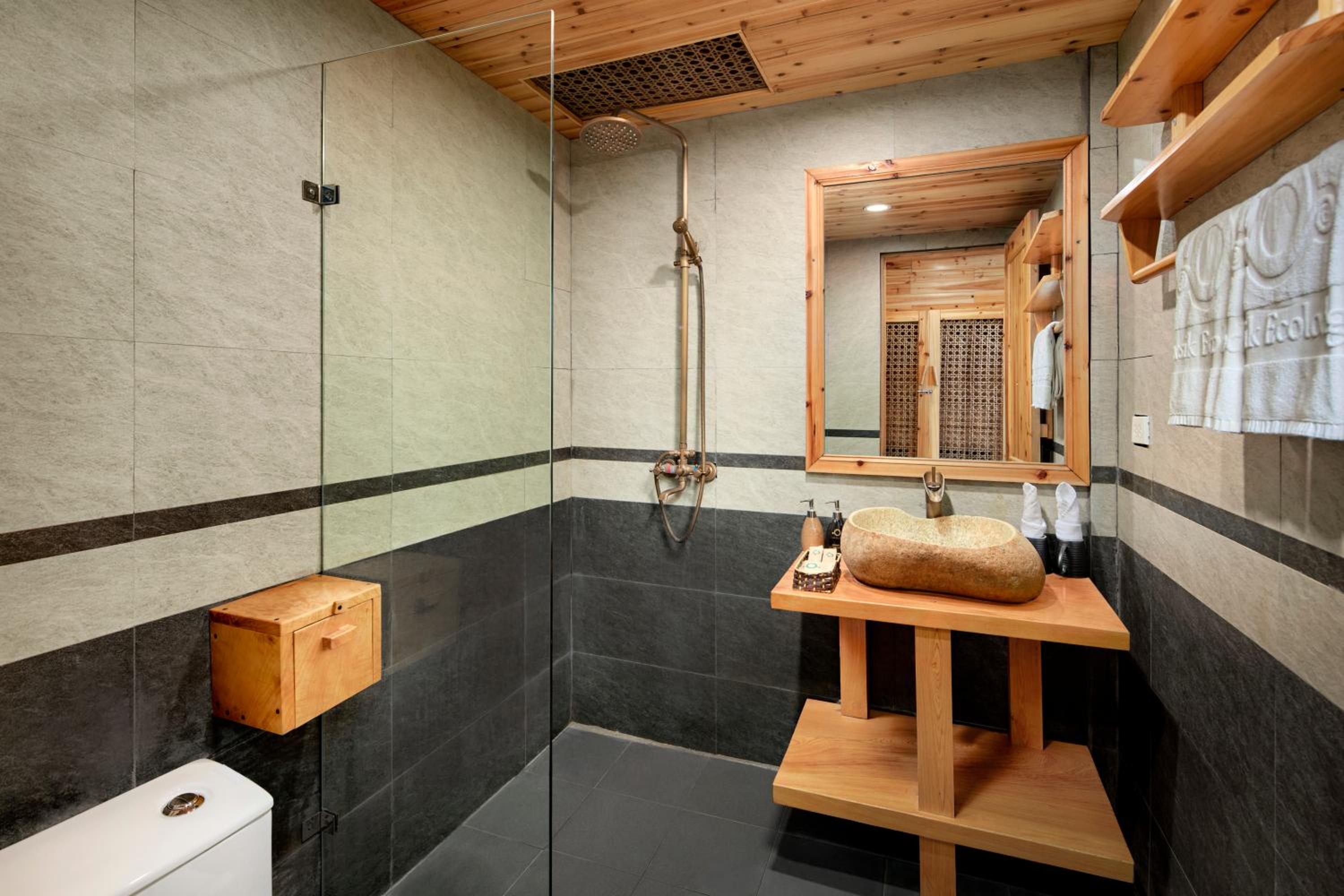 Deluxe Double Room with Poolside - Photo 4