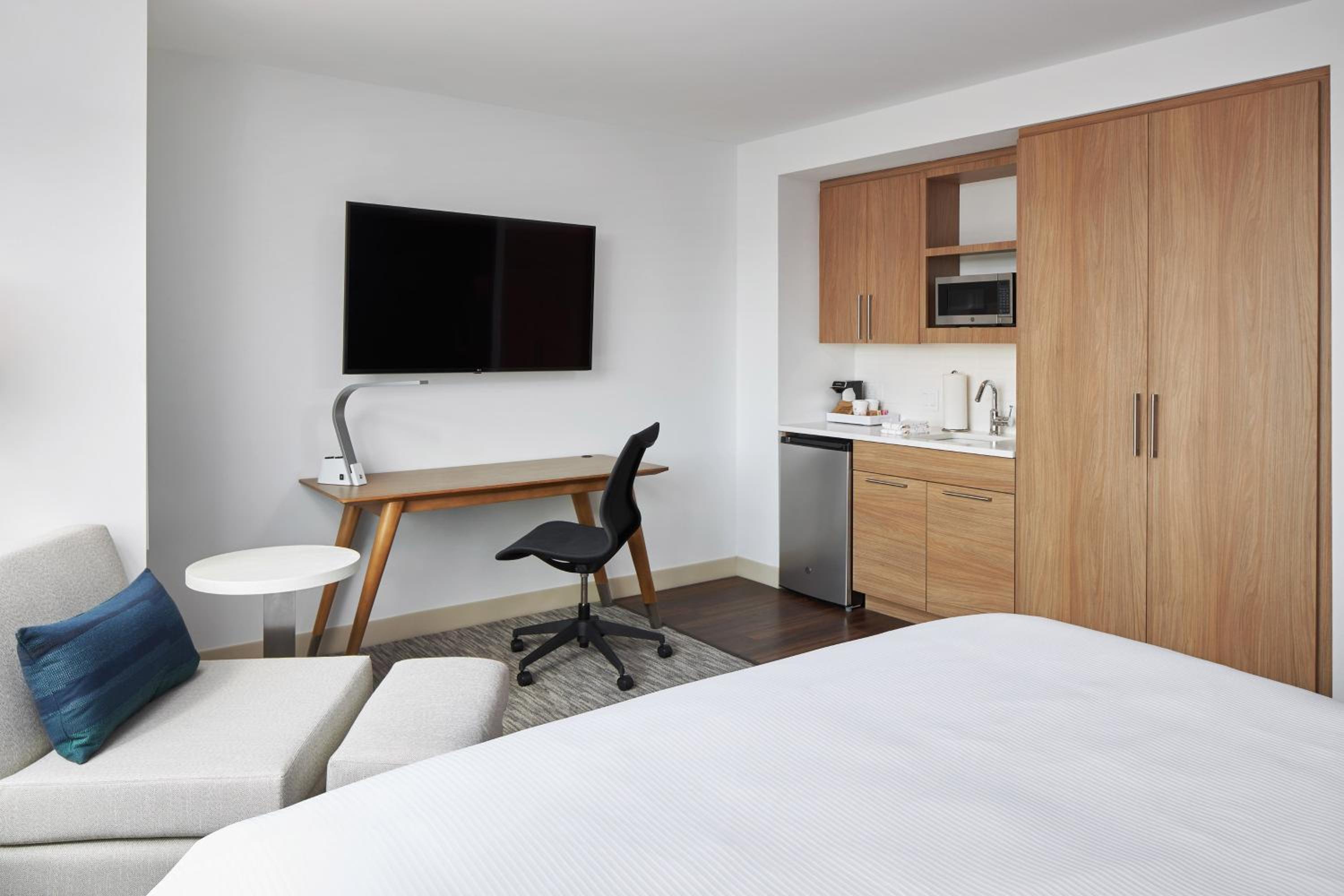Standard King Room - Photo 1