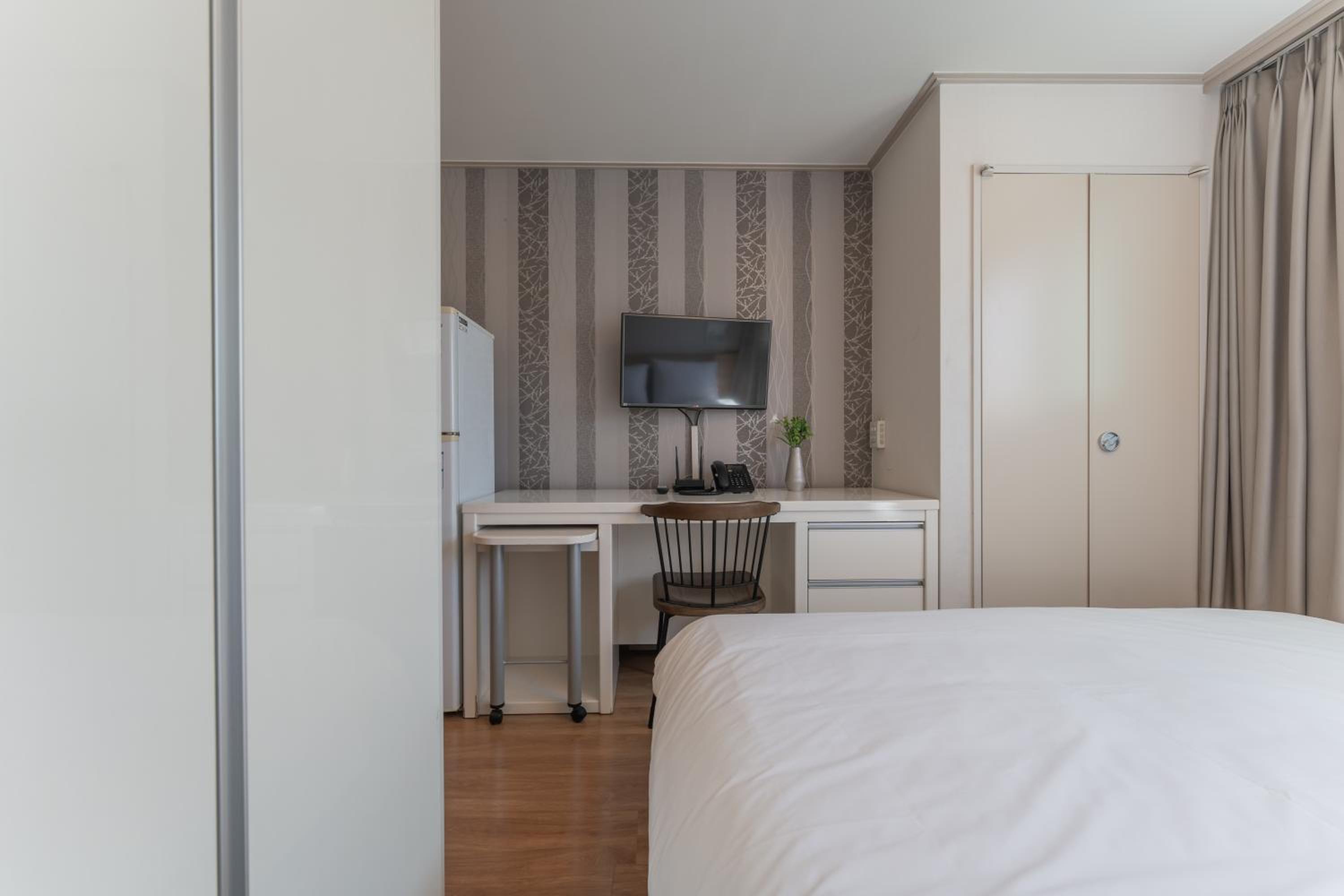 Standard Double Room - Photo 4