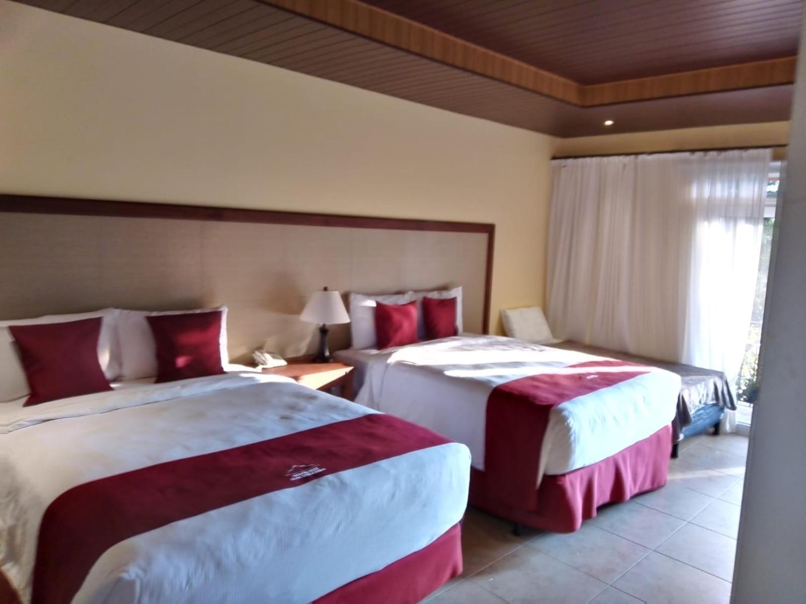 Deluxe Queen Room with Two Queen Beds photo 3