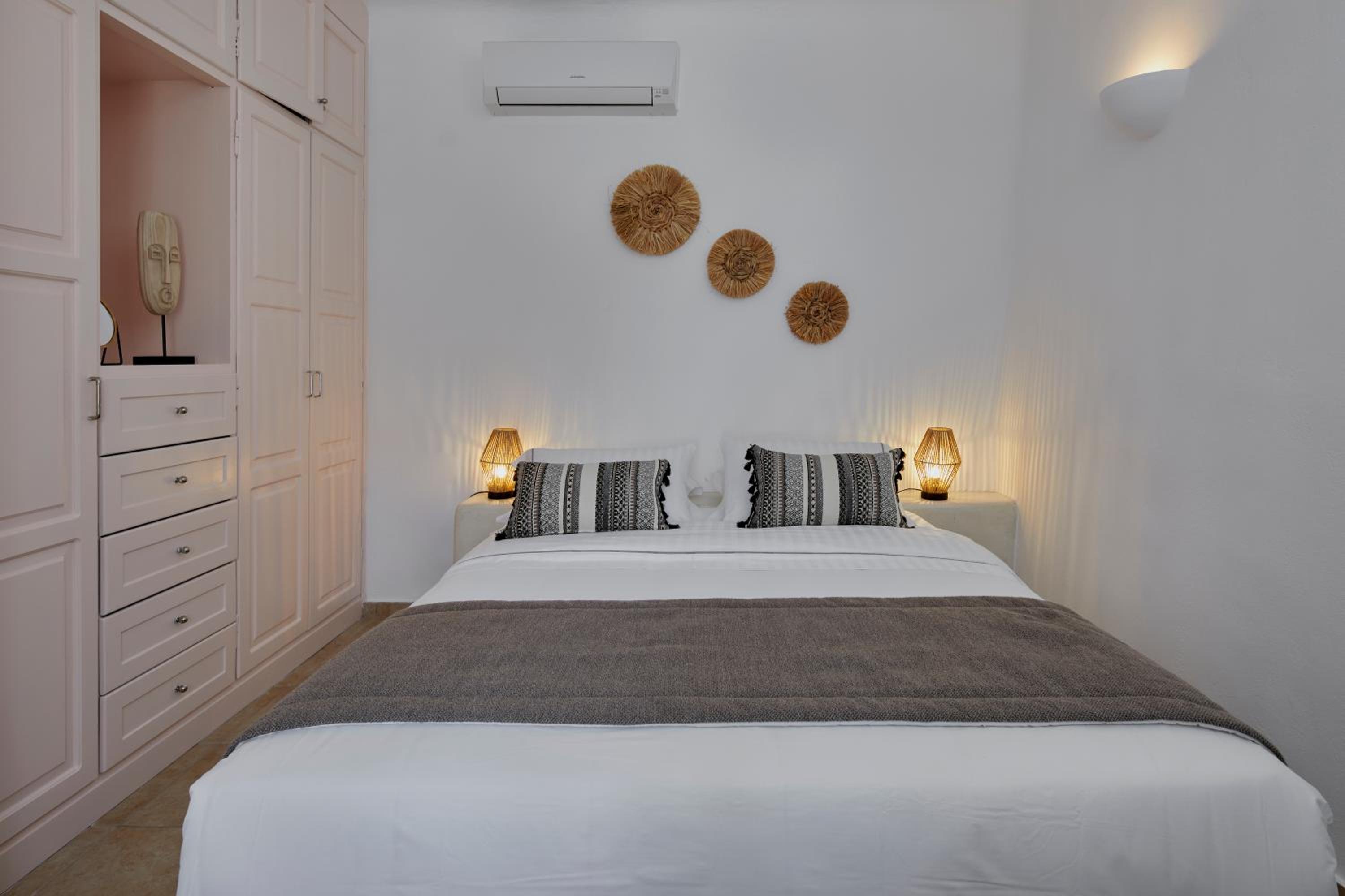 Three-Bedroom Villa with Heated Pool photo 3