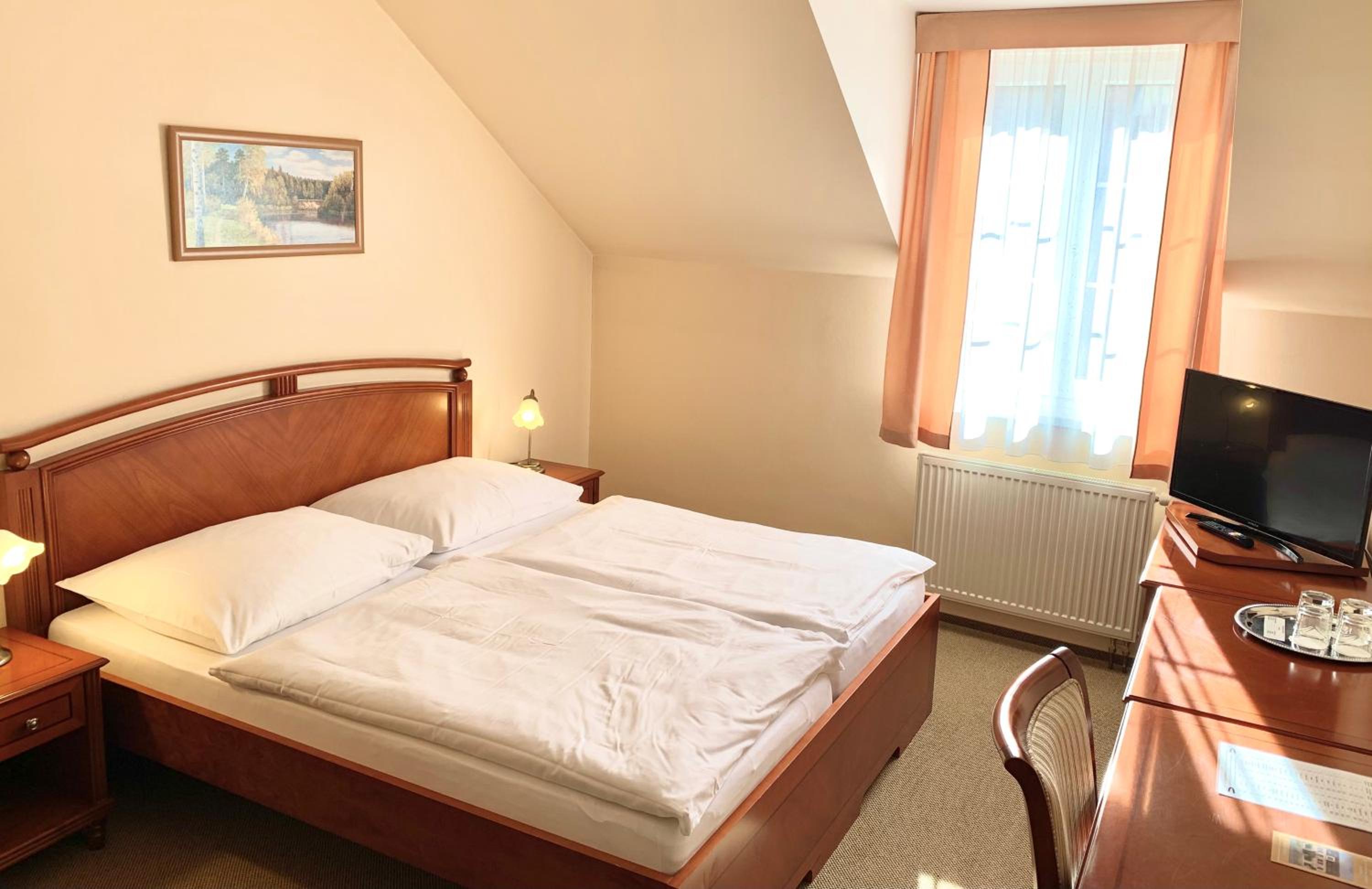 Double Room with Private Bathroom photo 1
