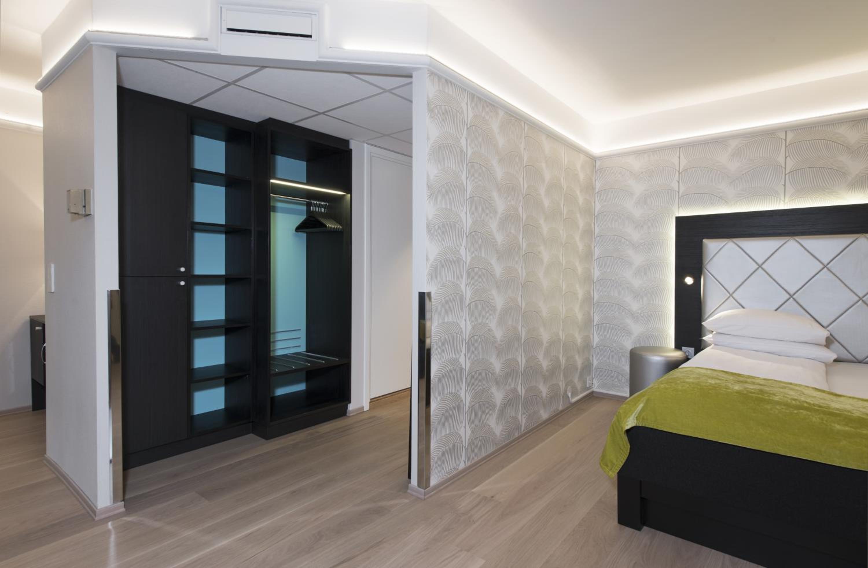 Business Double or Twin Room - Photo 12