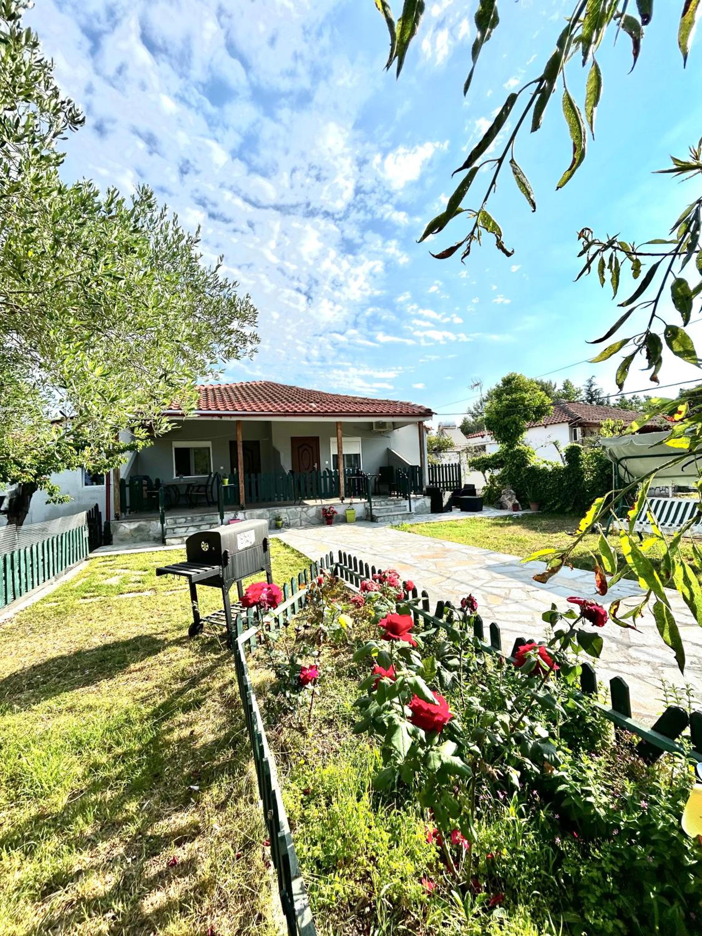 Two-Bedroom House - Photo 9