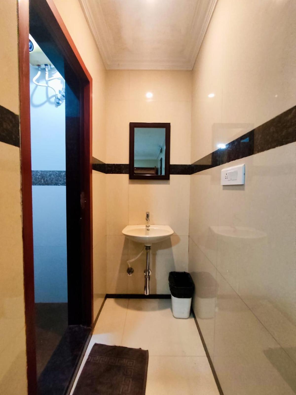 Budget Double Room - Photo 4