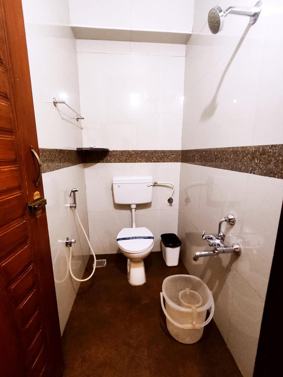 Budget Double Room - Photo 5