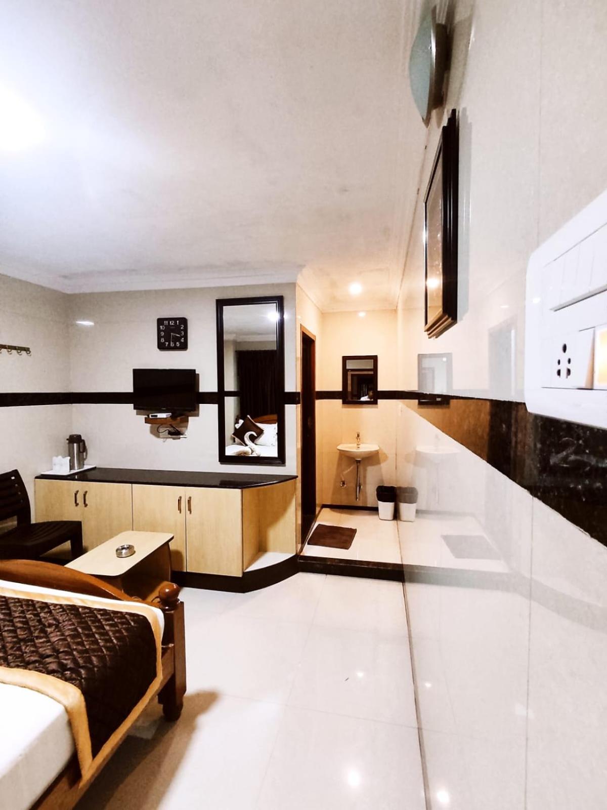 Budget Double Room - Photo 3