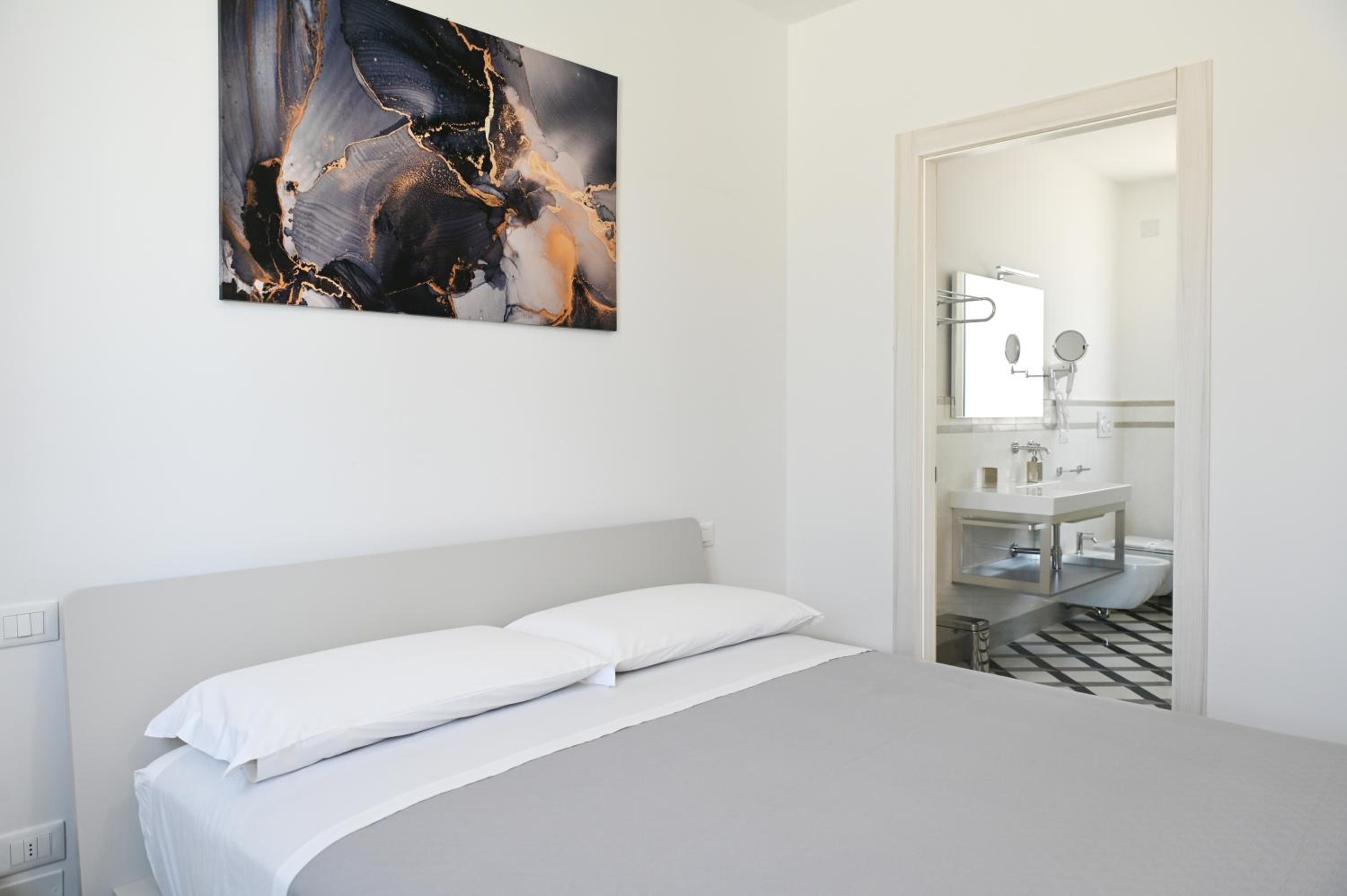 Two-Bedroom House photo 2