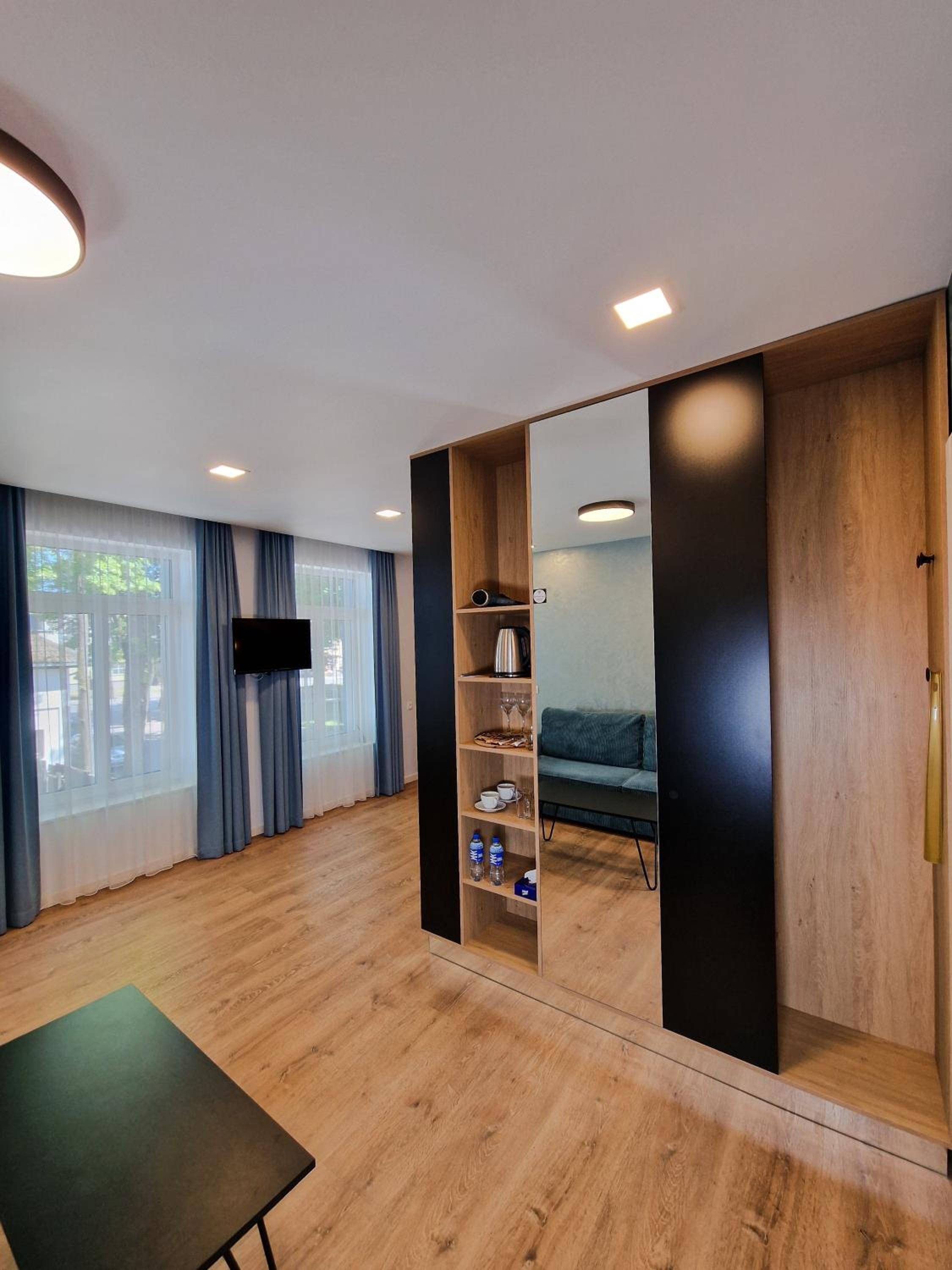 Luxury Quadruple Room - Photo 5