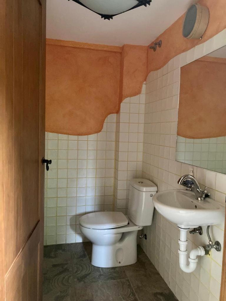 Two-Bedroom Apartment with Mountain View photo 2