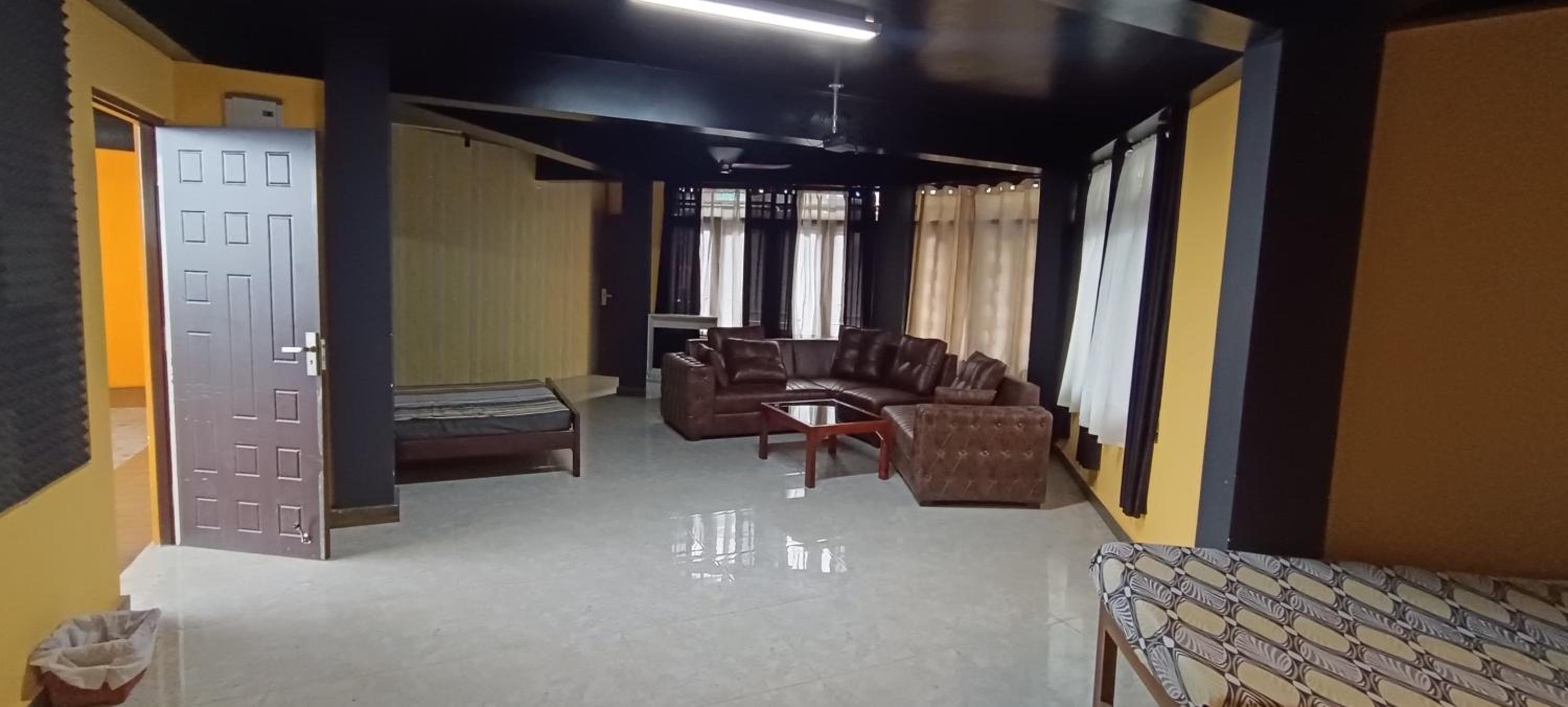Family Room with Mountain View - Photo 1