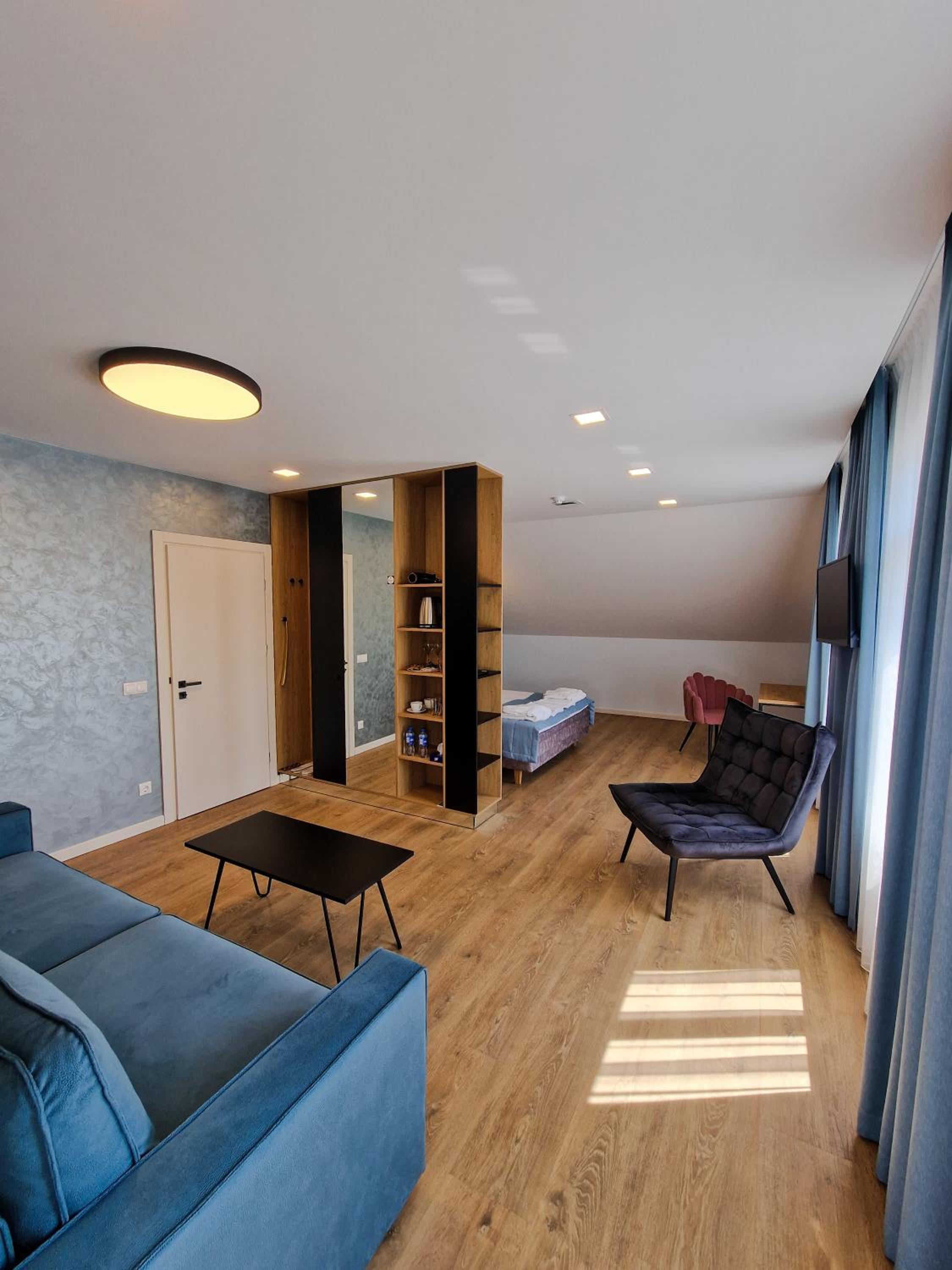 Standard Suite - Photo 4