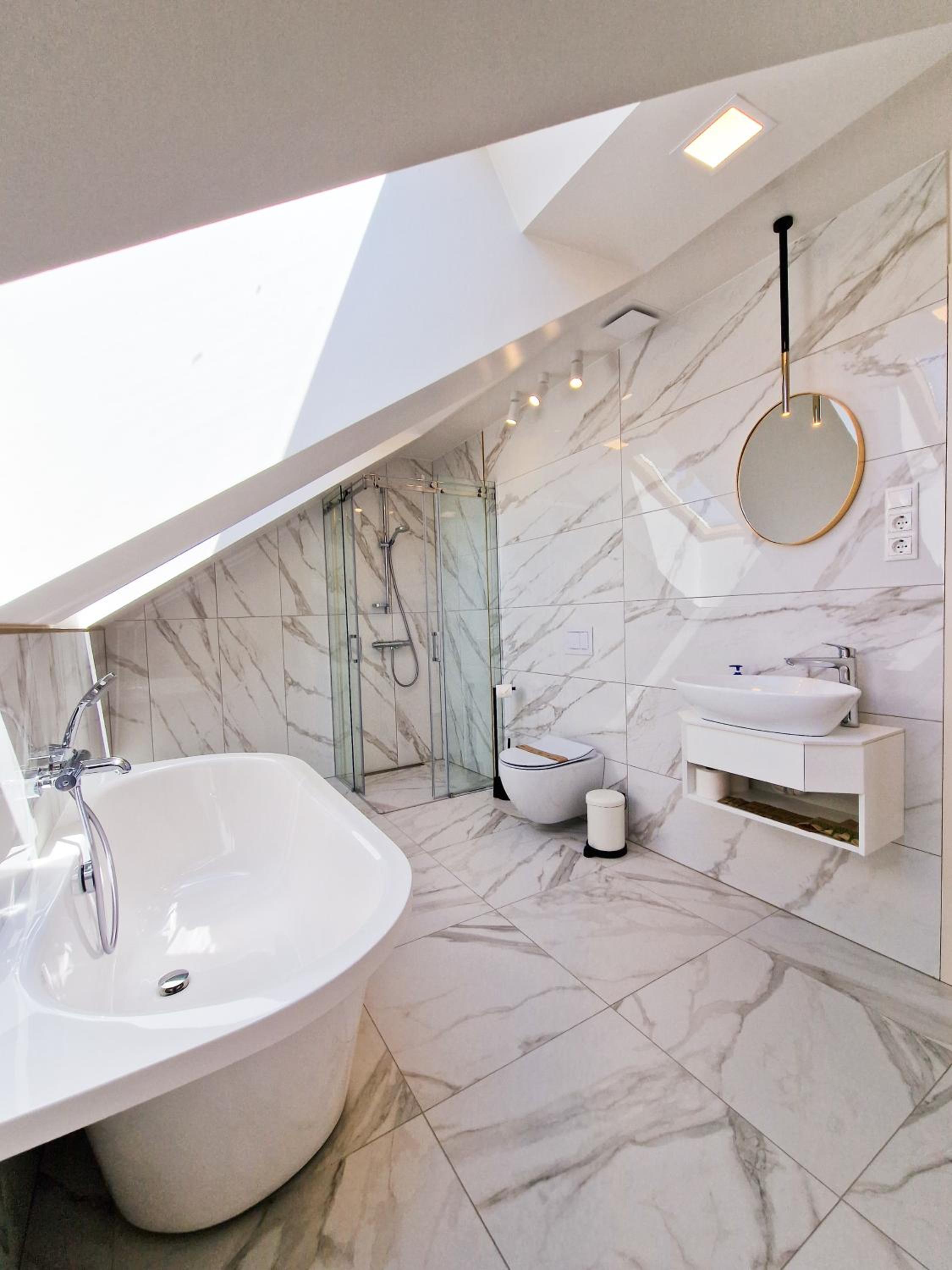 Standard Suite - Photo 2