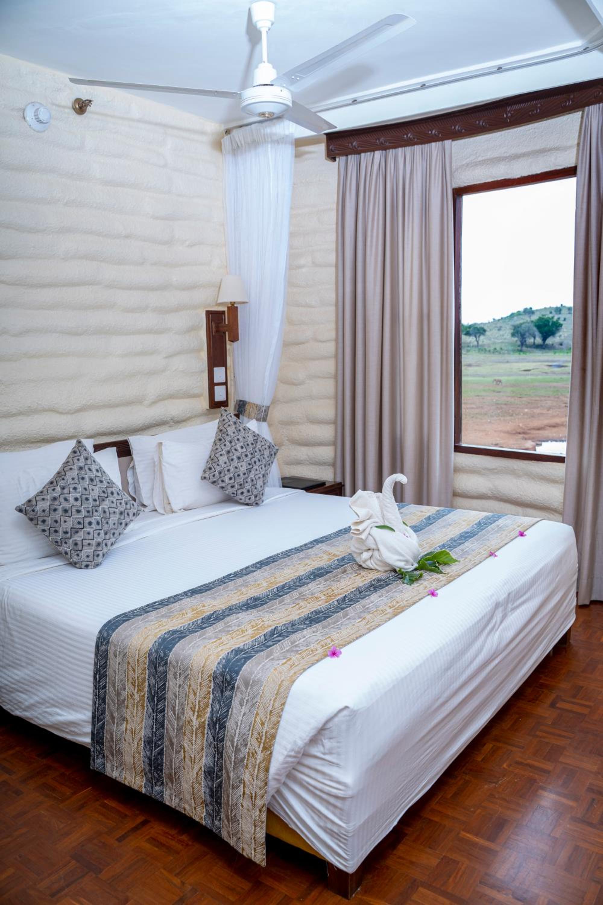 Standard Double Room - Photo 12