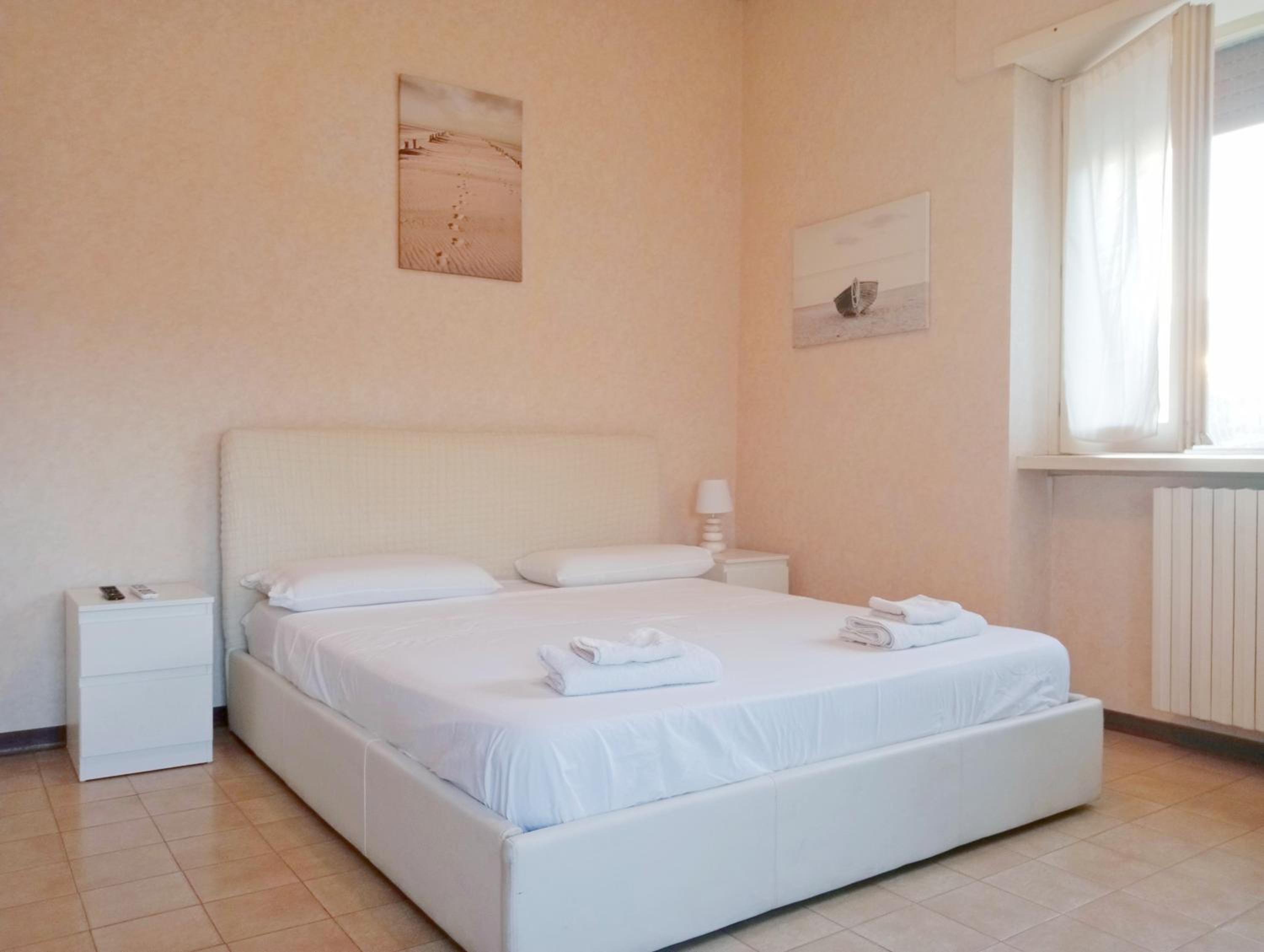 Double Room with Private External Bathroom photo 1
