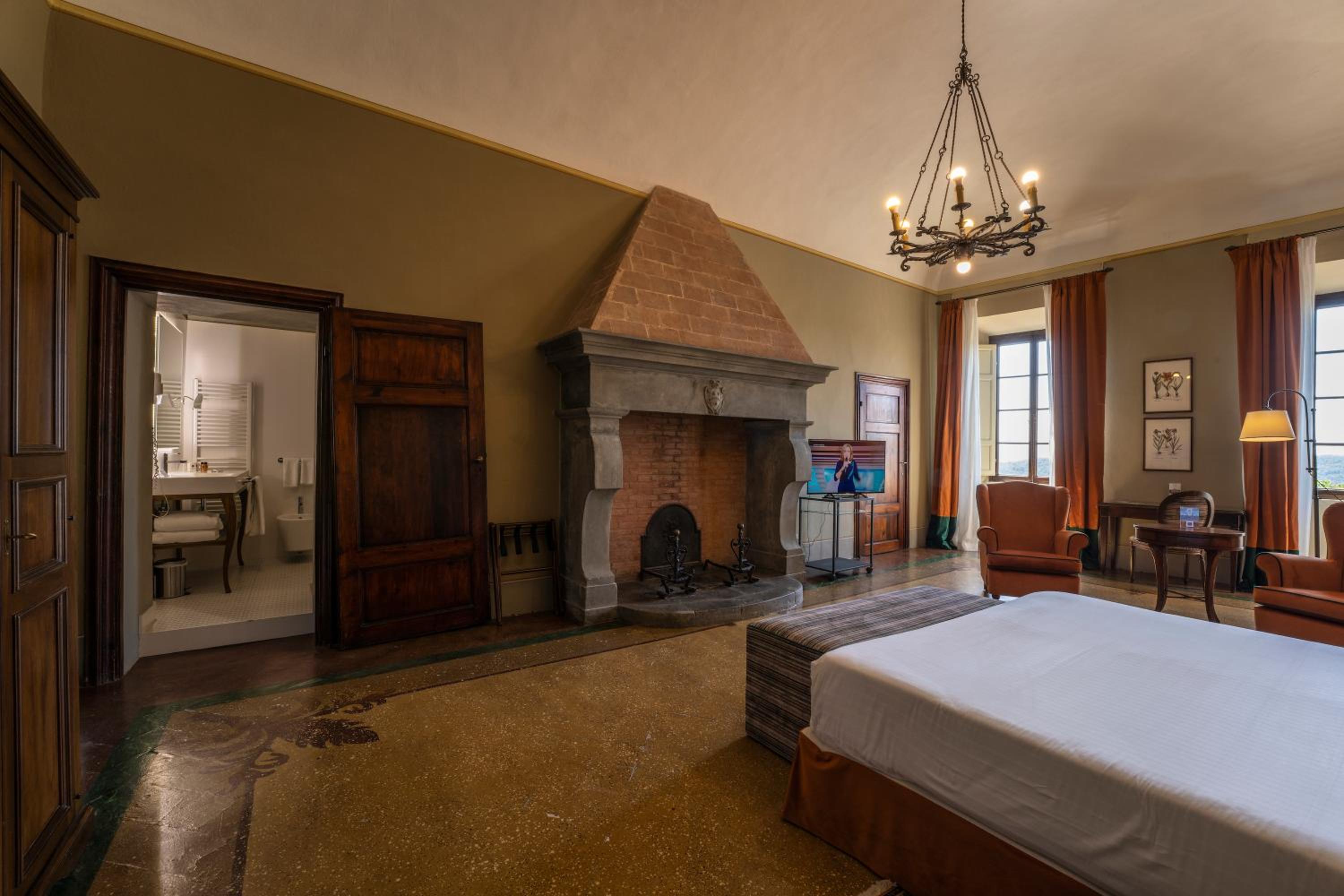 Junior Suite with Spa Access - Photo 8