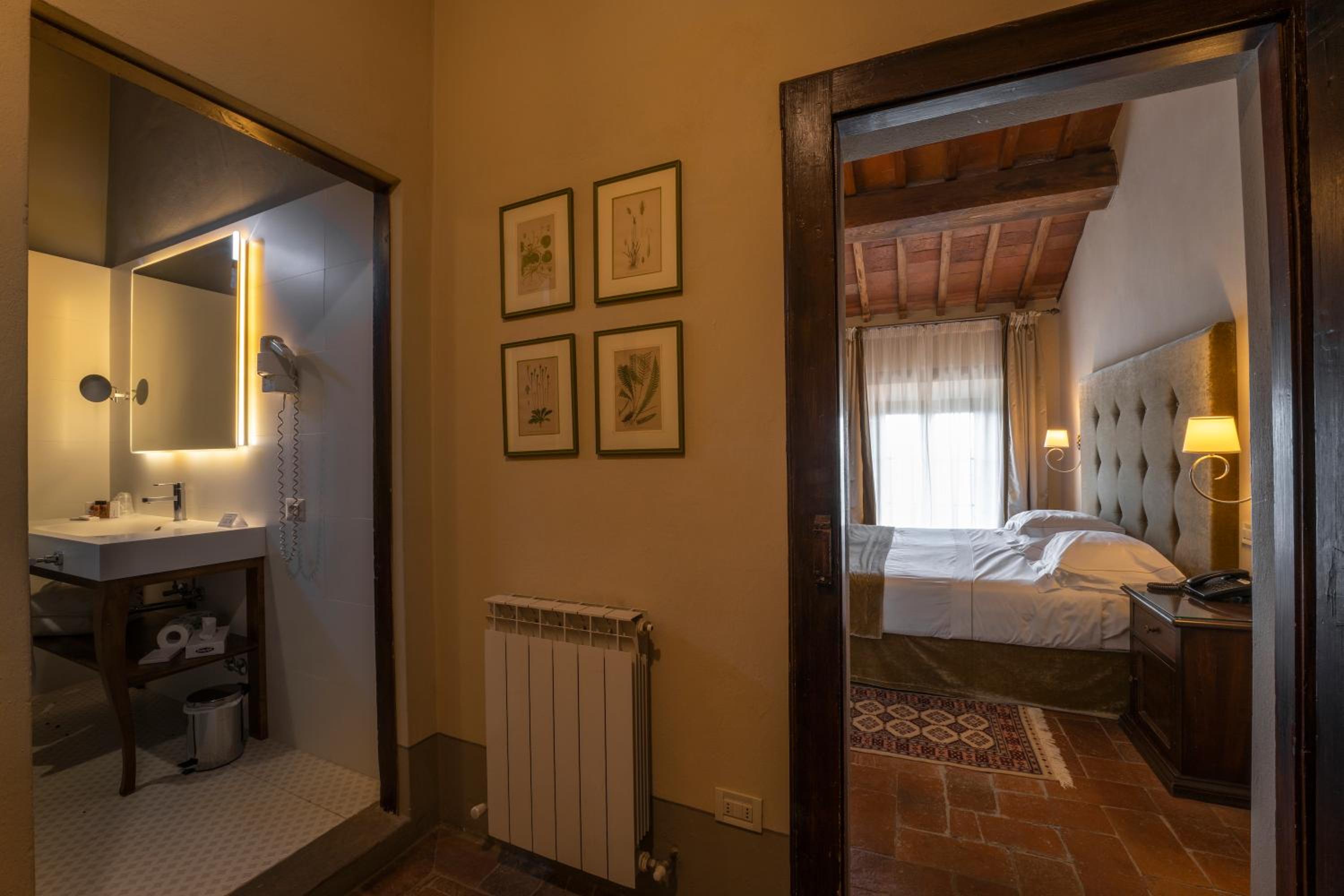 Deluxe Double Room - Photo 8