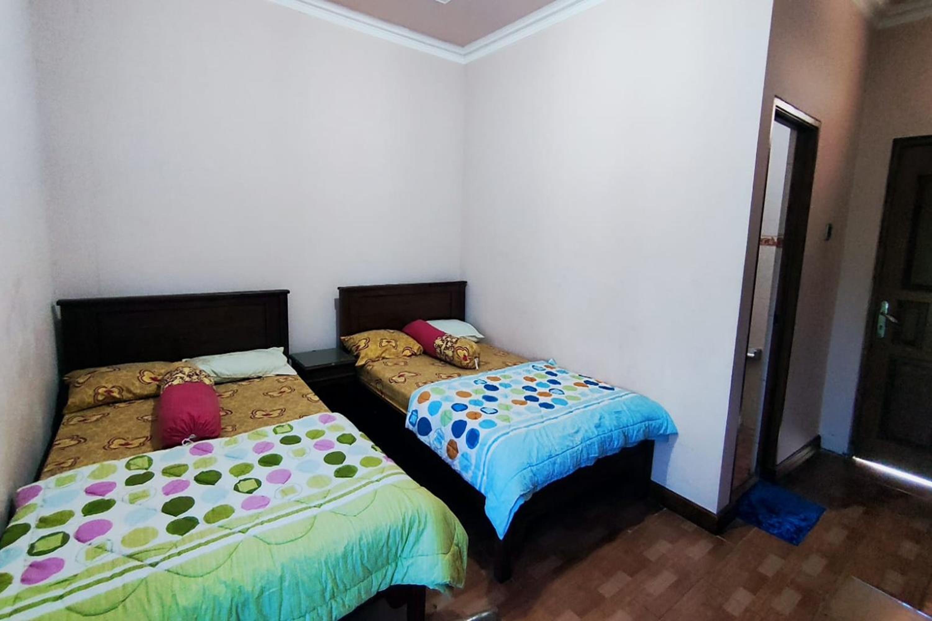 Standard Twin Room - Photo 12