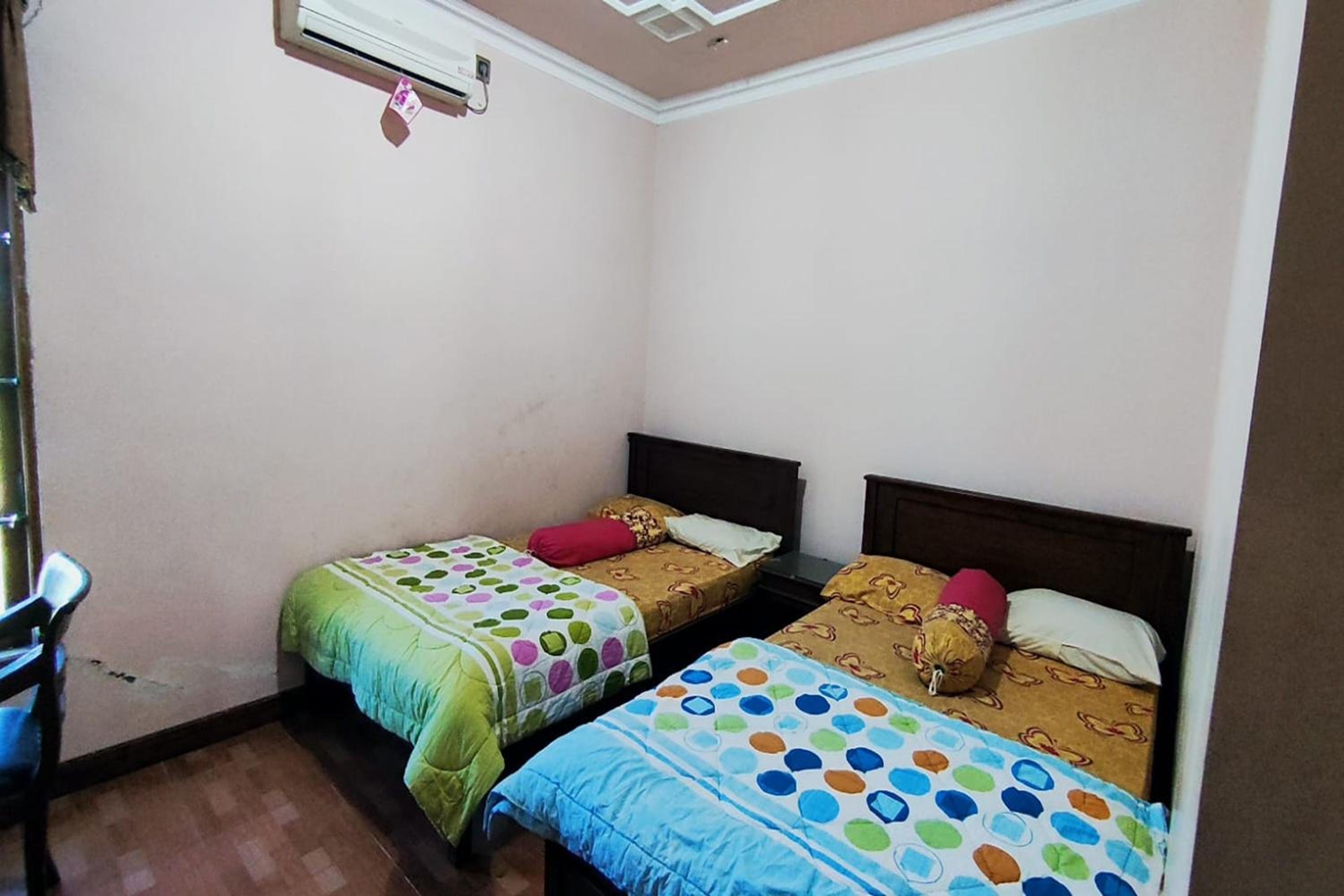 Standard Twin Room - Photo 13