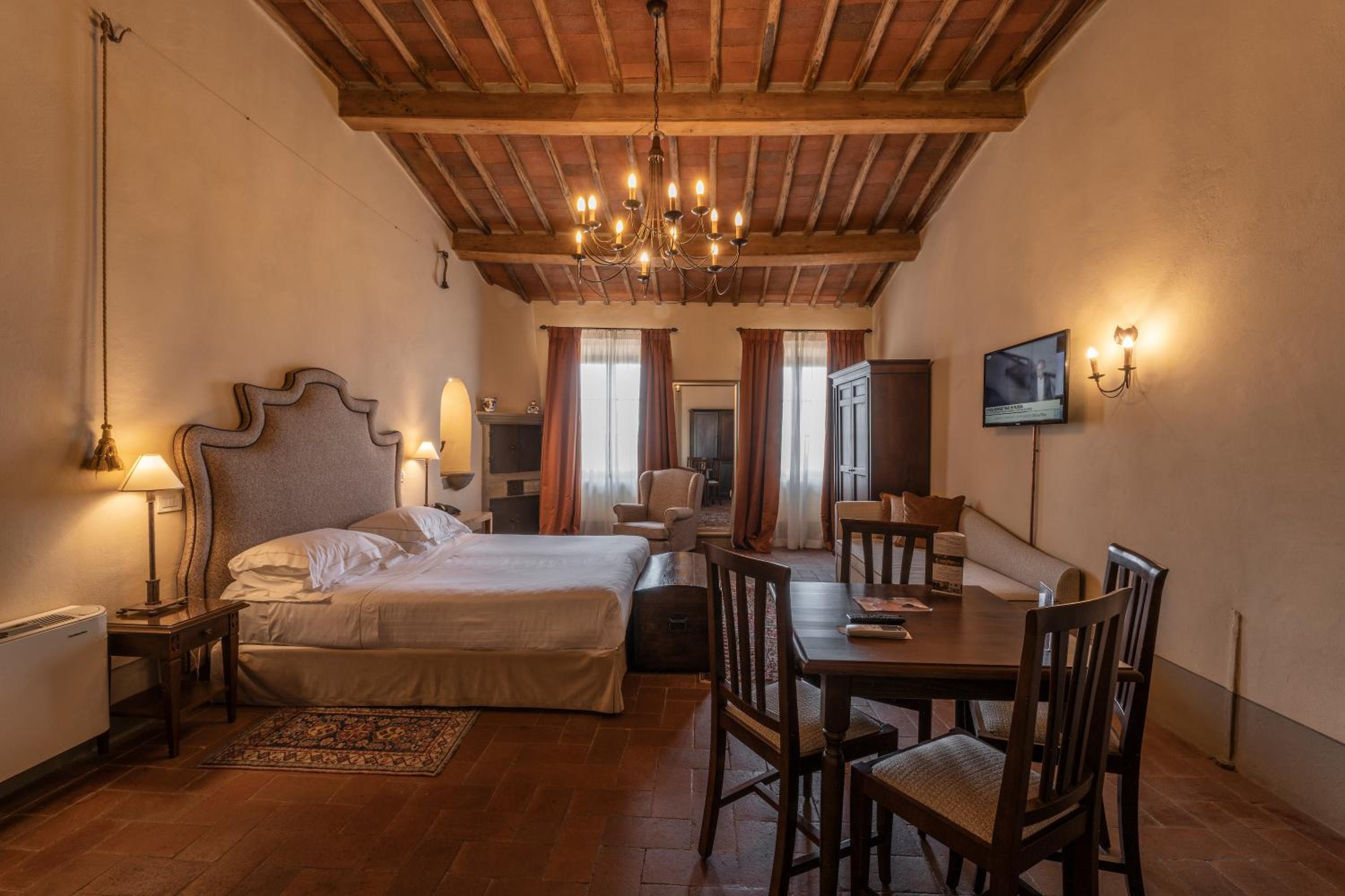 Junior Suite with Spa Access - Photo 5