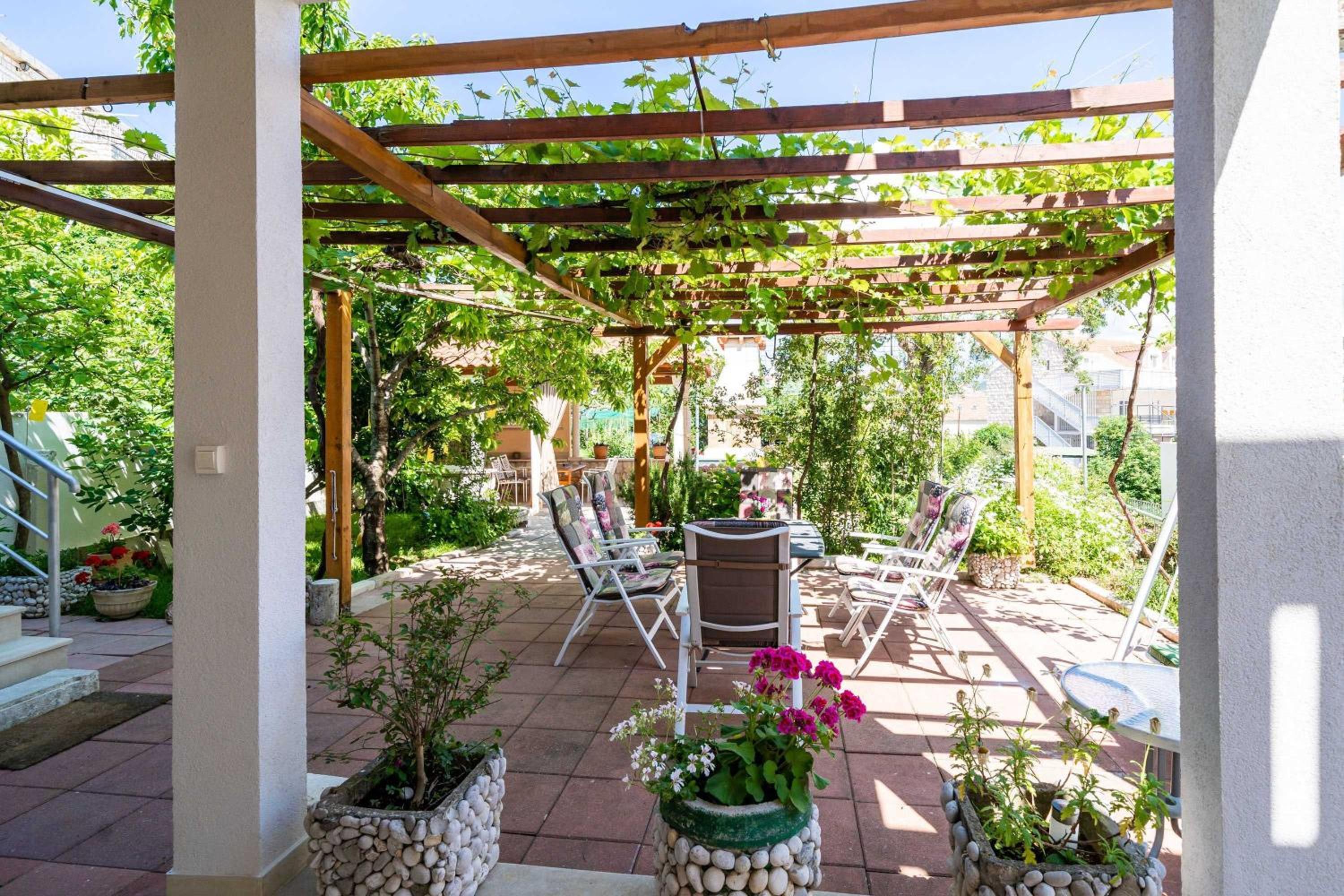 Comfort Double or Twin Room with Patio and Garden View photo 3