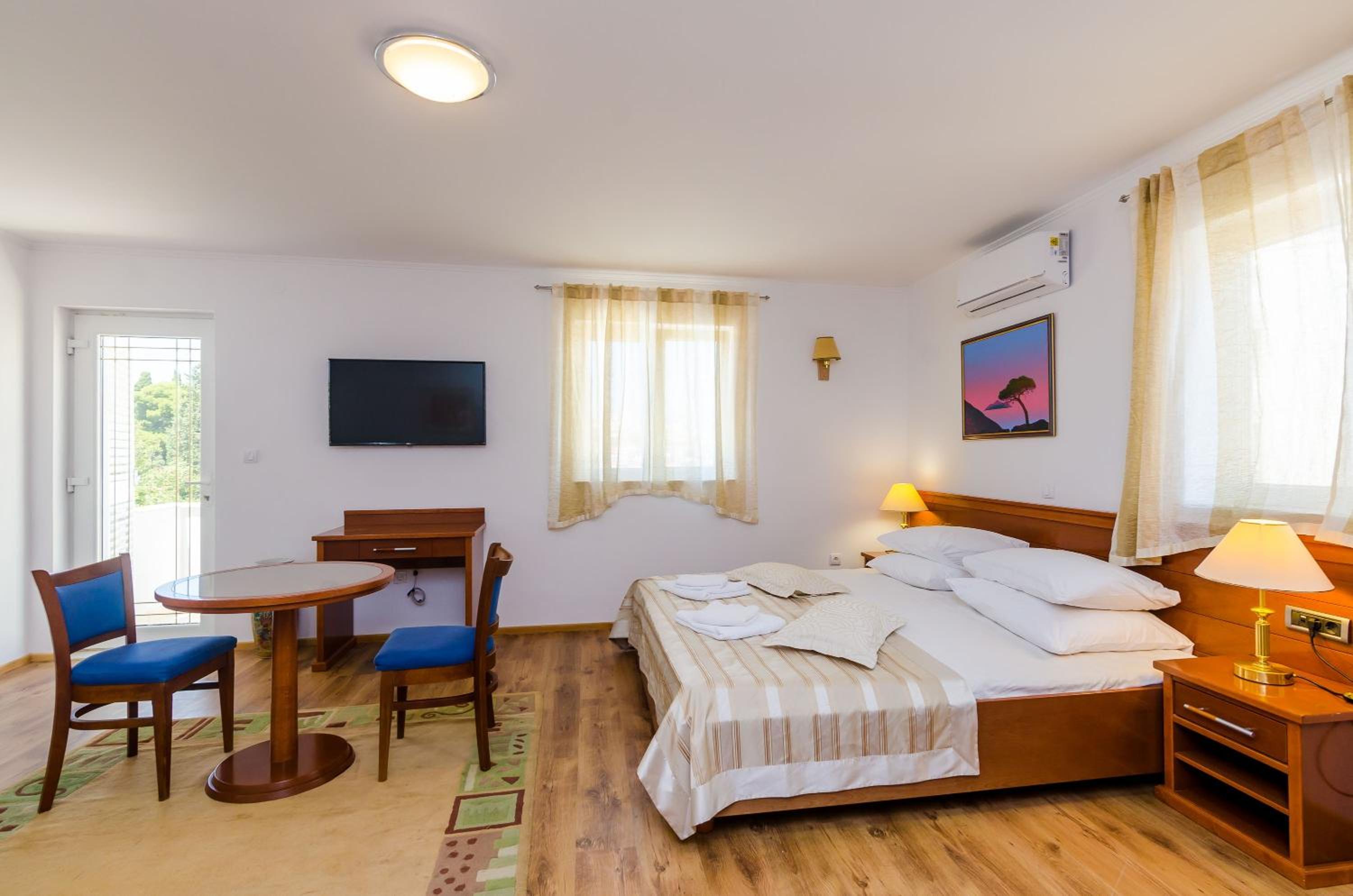 Studio Apartment with Terrace and City View photo 1