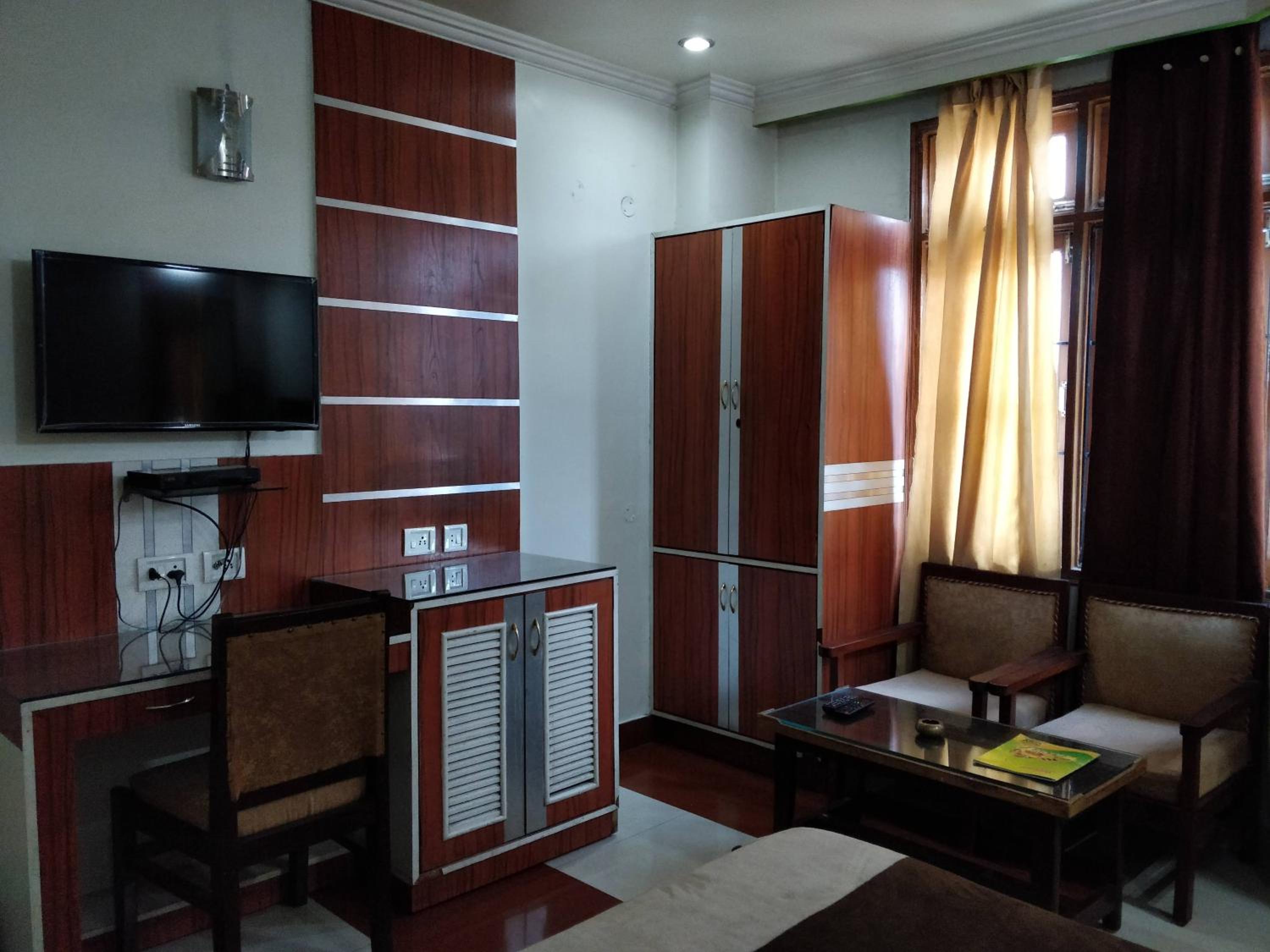 Deluxe Room - Photo 3
