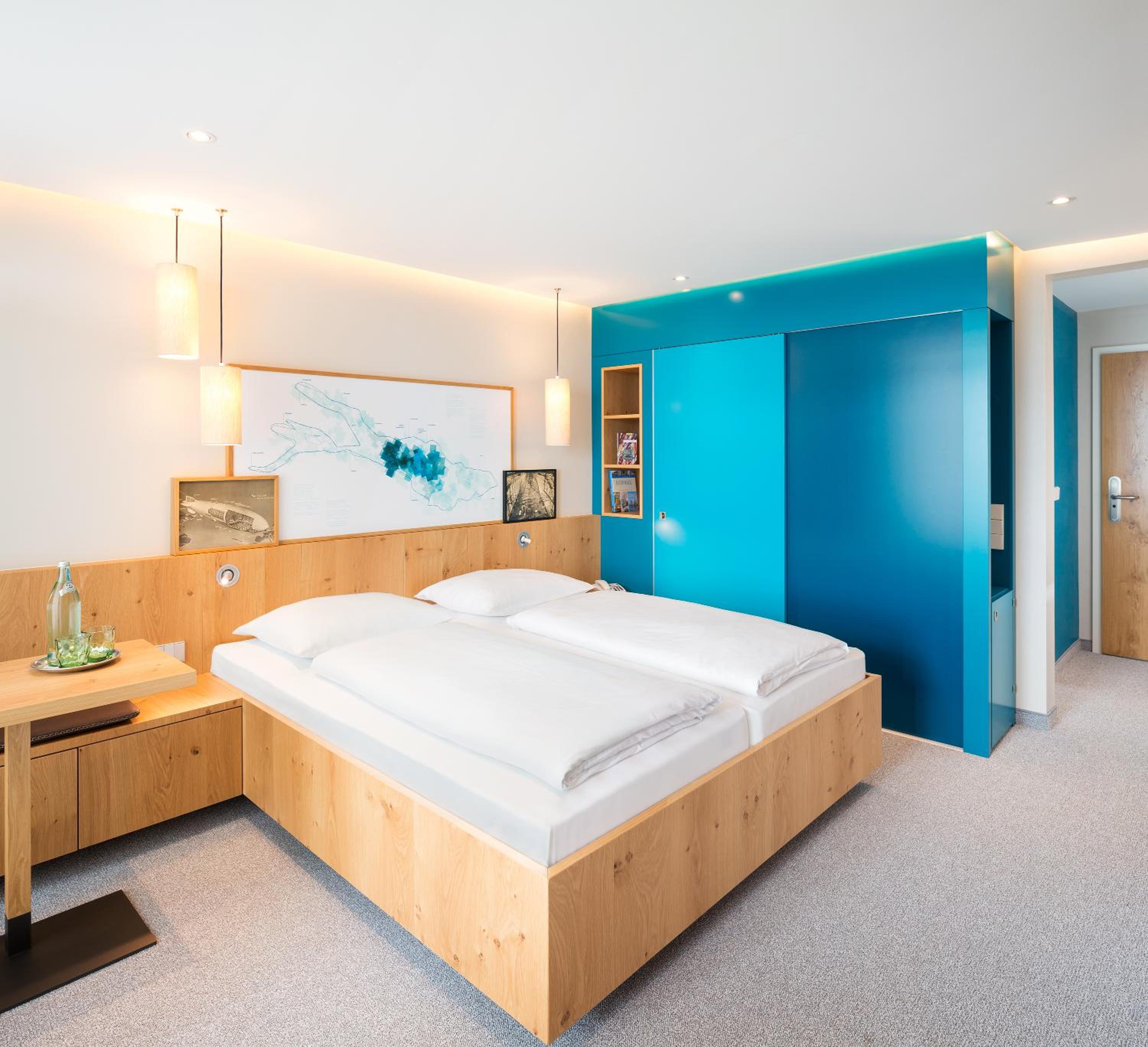 Standard Double Room with Balcony  and Lake View photo 2