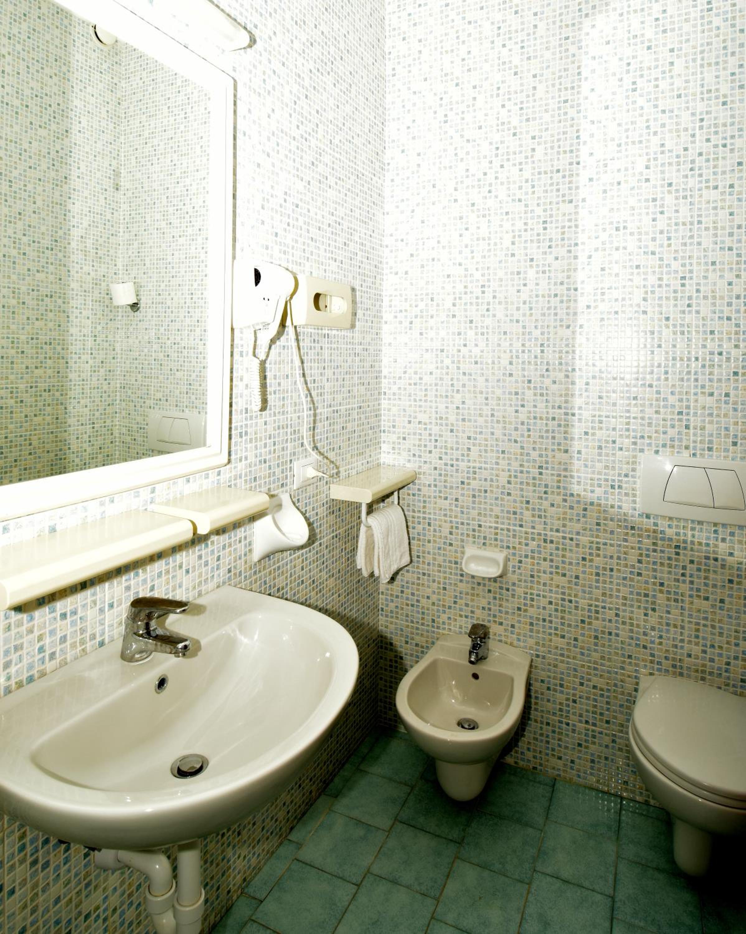 Standard Triple Room - Photo 3