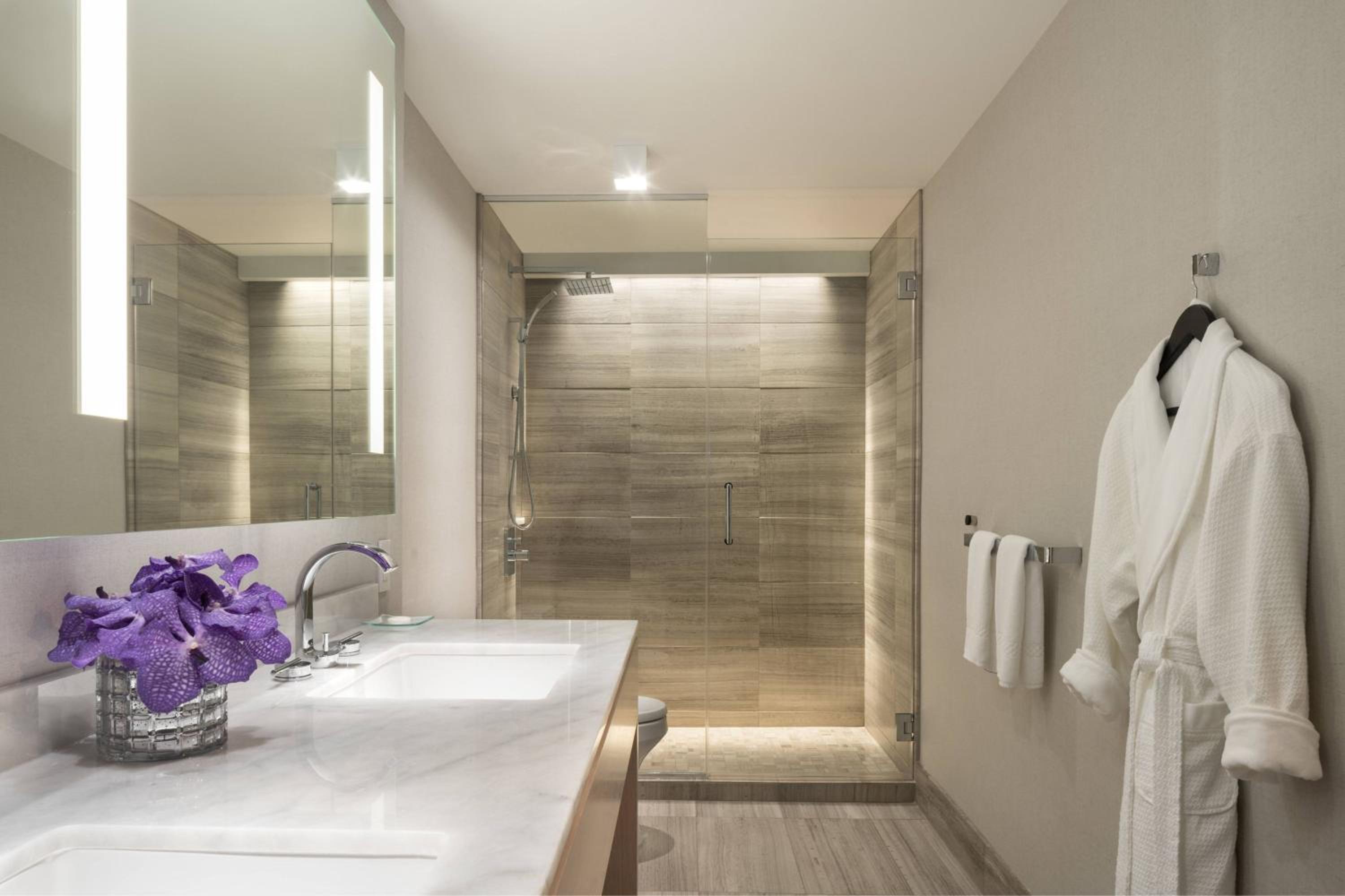 Executive King Suite - Photo 5