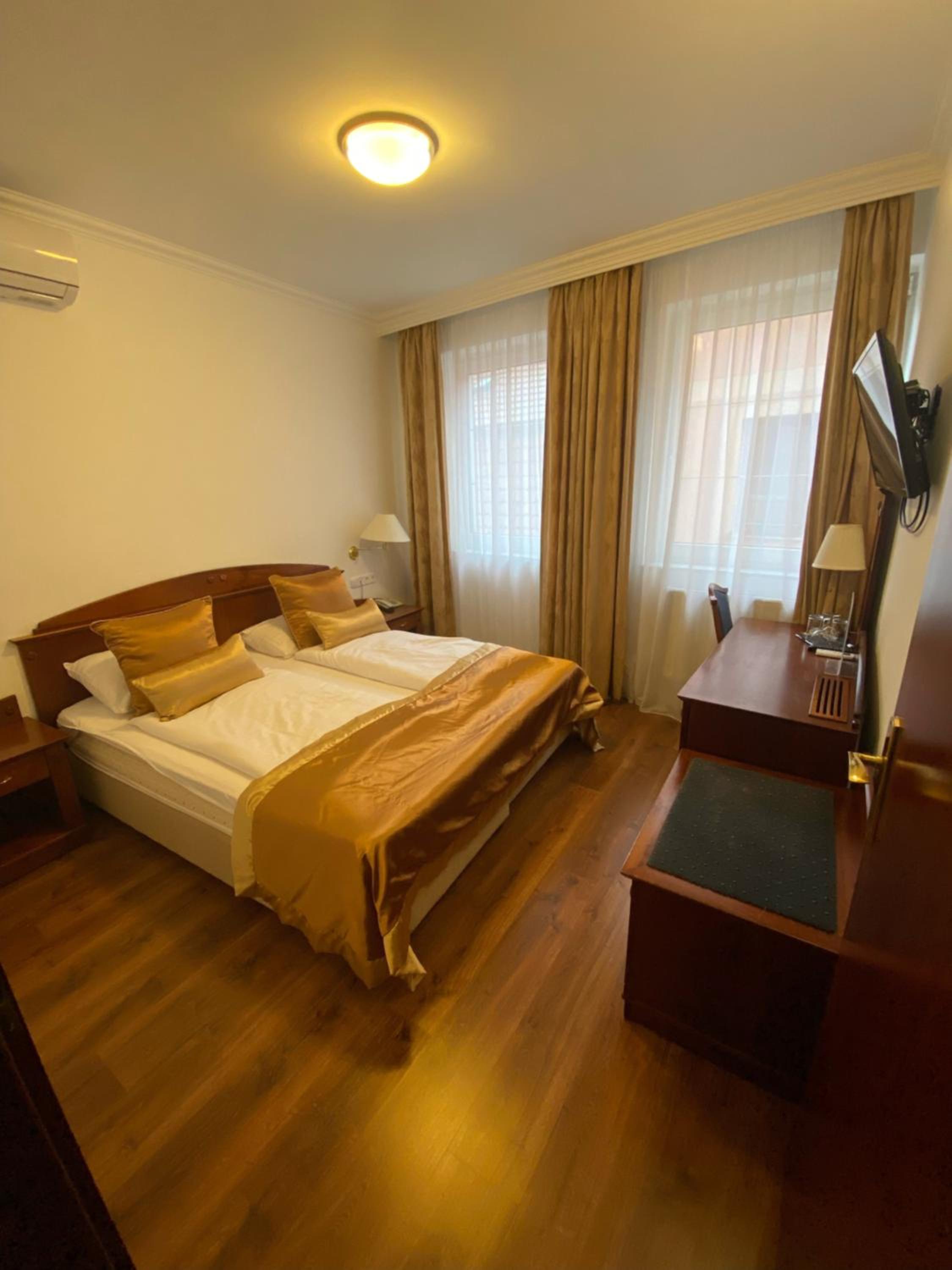 Connecting Rooms photo 1