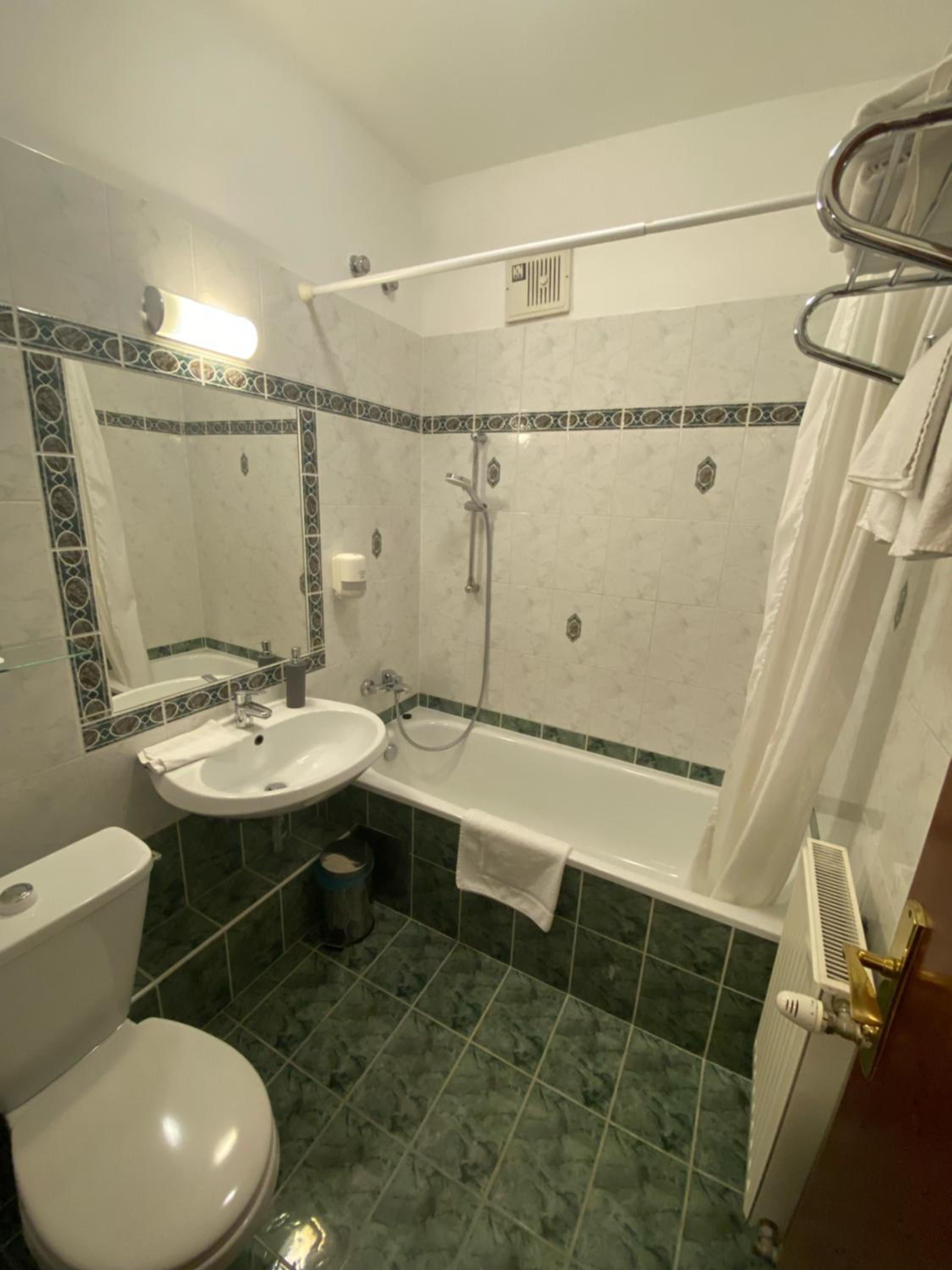 Connecting Rooms photo 2