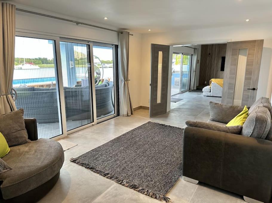 Three-Bedroom Villa photo 1