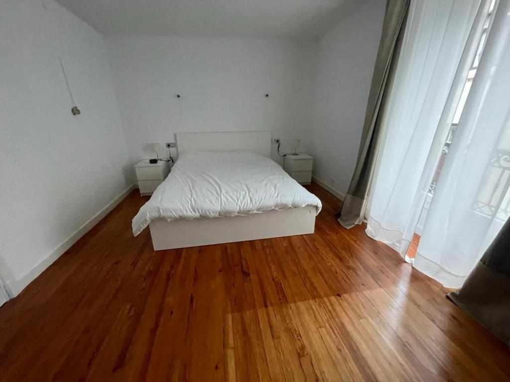 Three-Bedroom Apartment photo 2